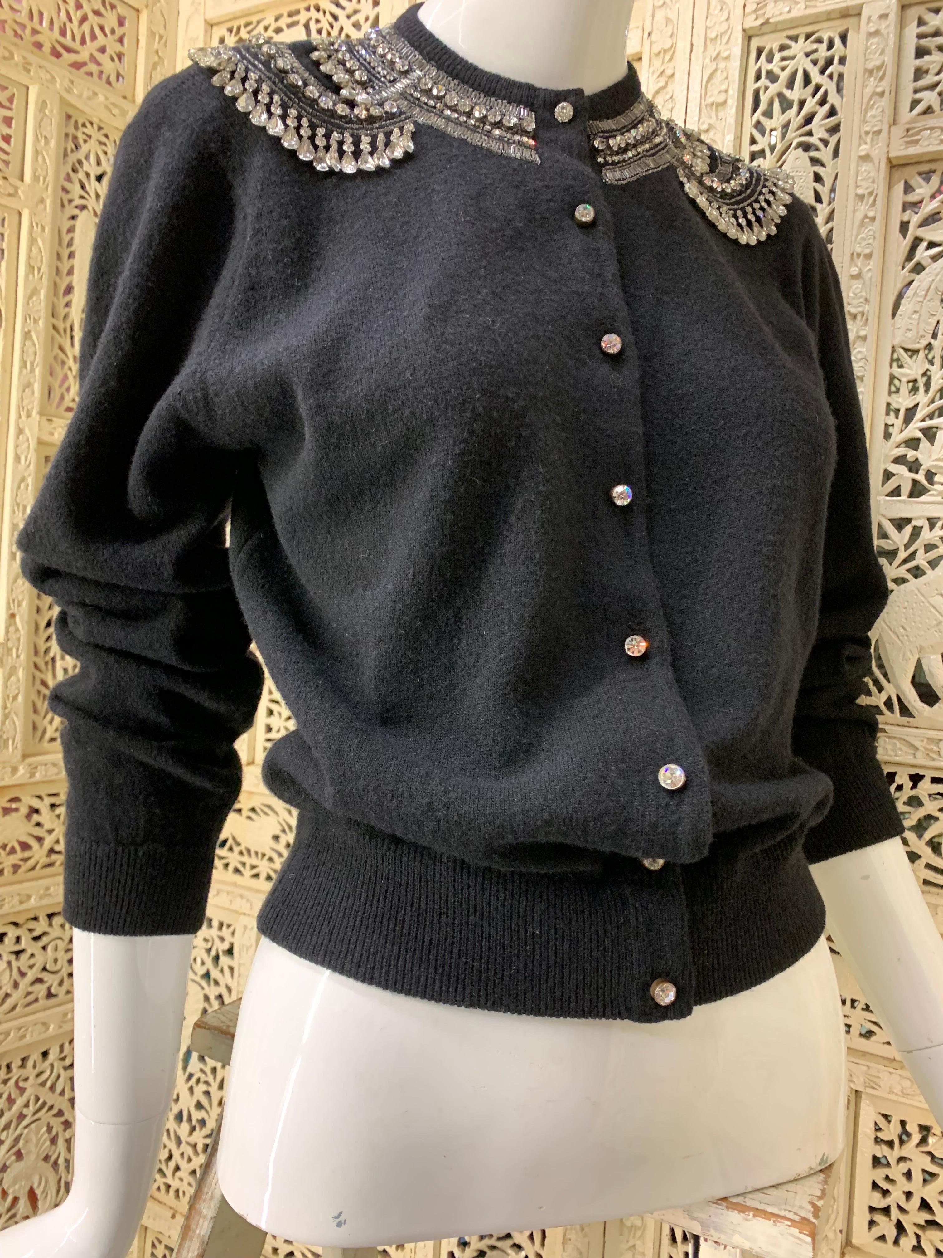 1950s Giovagnoni Black Cashmere Button-Up Sweater w Tear-Drop Rhinestone Fringe (Pull à boutons en cachemire noir avec frange en forme de goutte d'eau) en vente 2