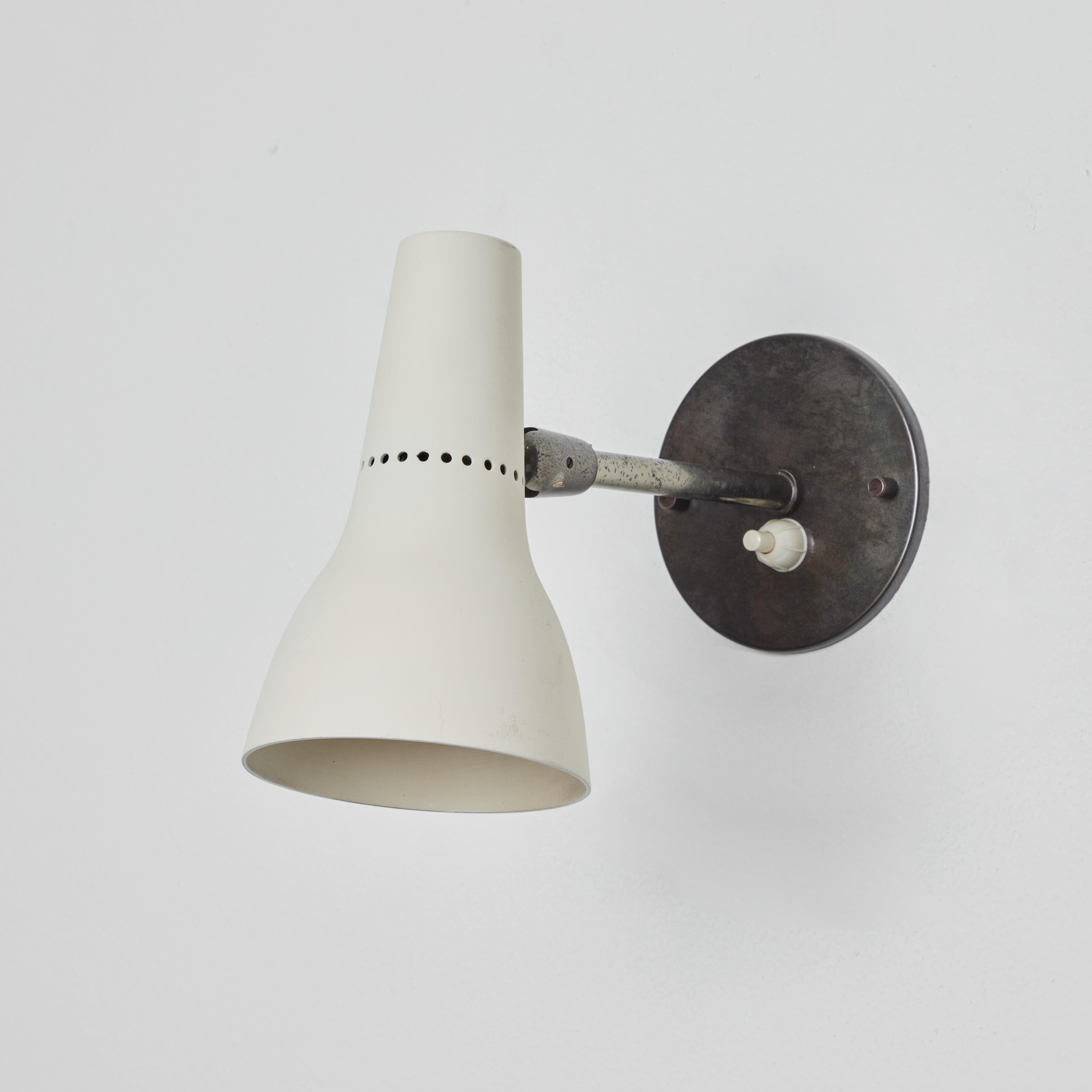 1950s Giuseppe Ostuni Model #109-1 'Tubetto 2 Snodi Piccoli' Wall Lamp for Oluce For Sale 6