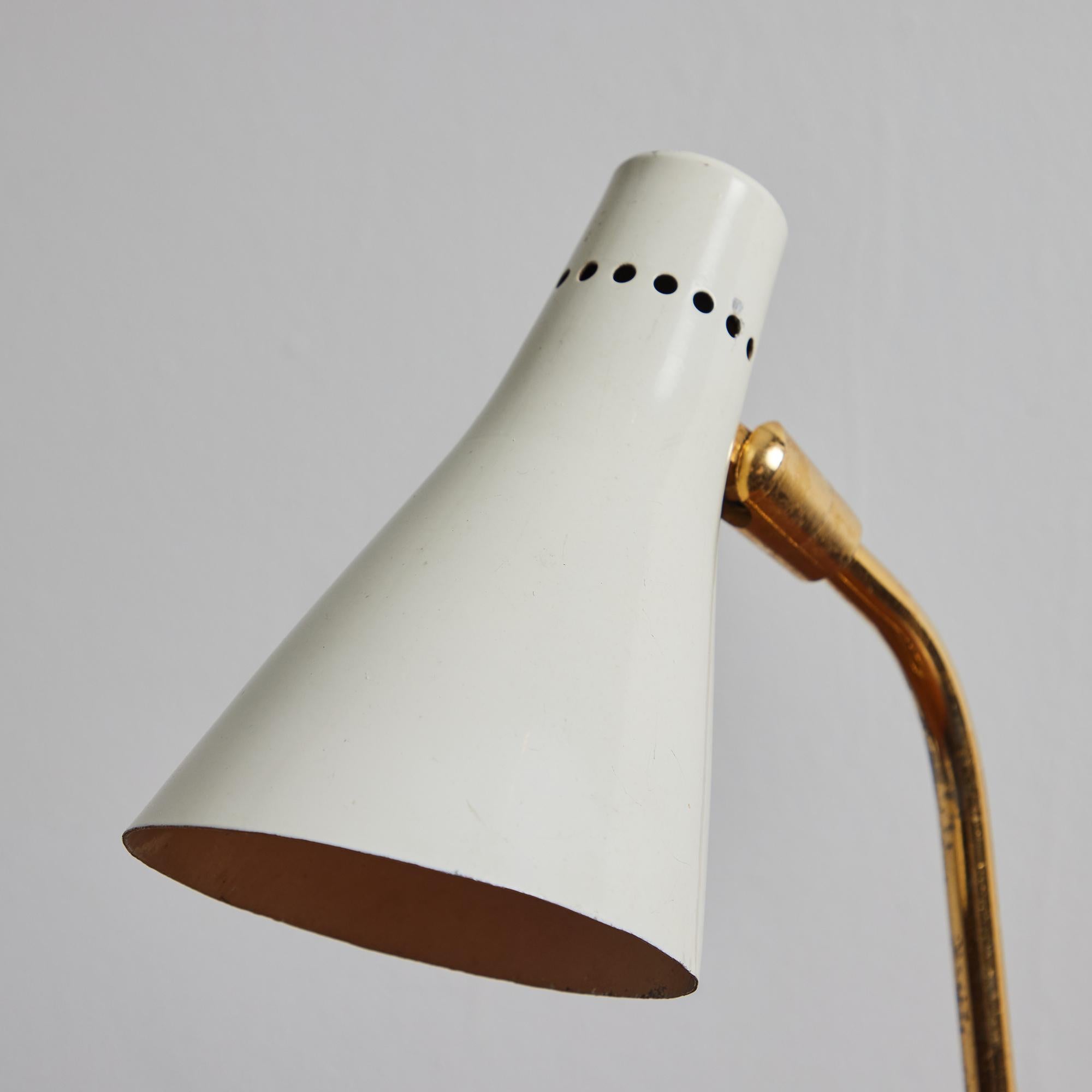 Années 1950 - Lampe de table en métal et laiton Giuseppe Ostuni modèle 214 pour O-Luce en vente 2