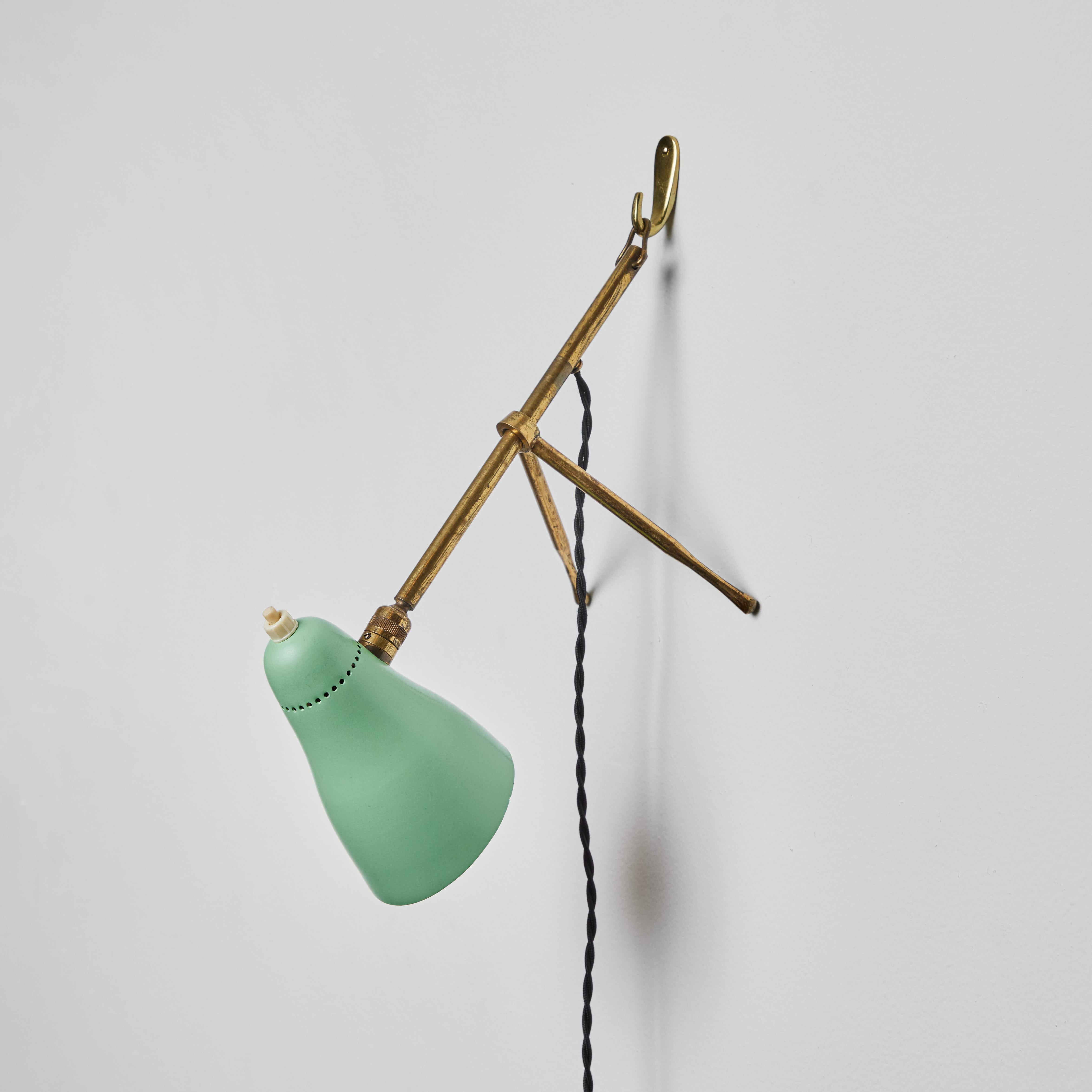 Lampe murale ou de table en vert et laiton Giuseppe Ostuni 'Ochetta' des années 1950 pour O-Luce 2