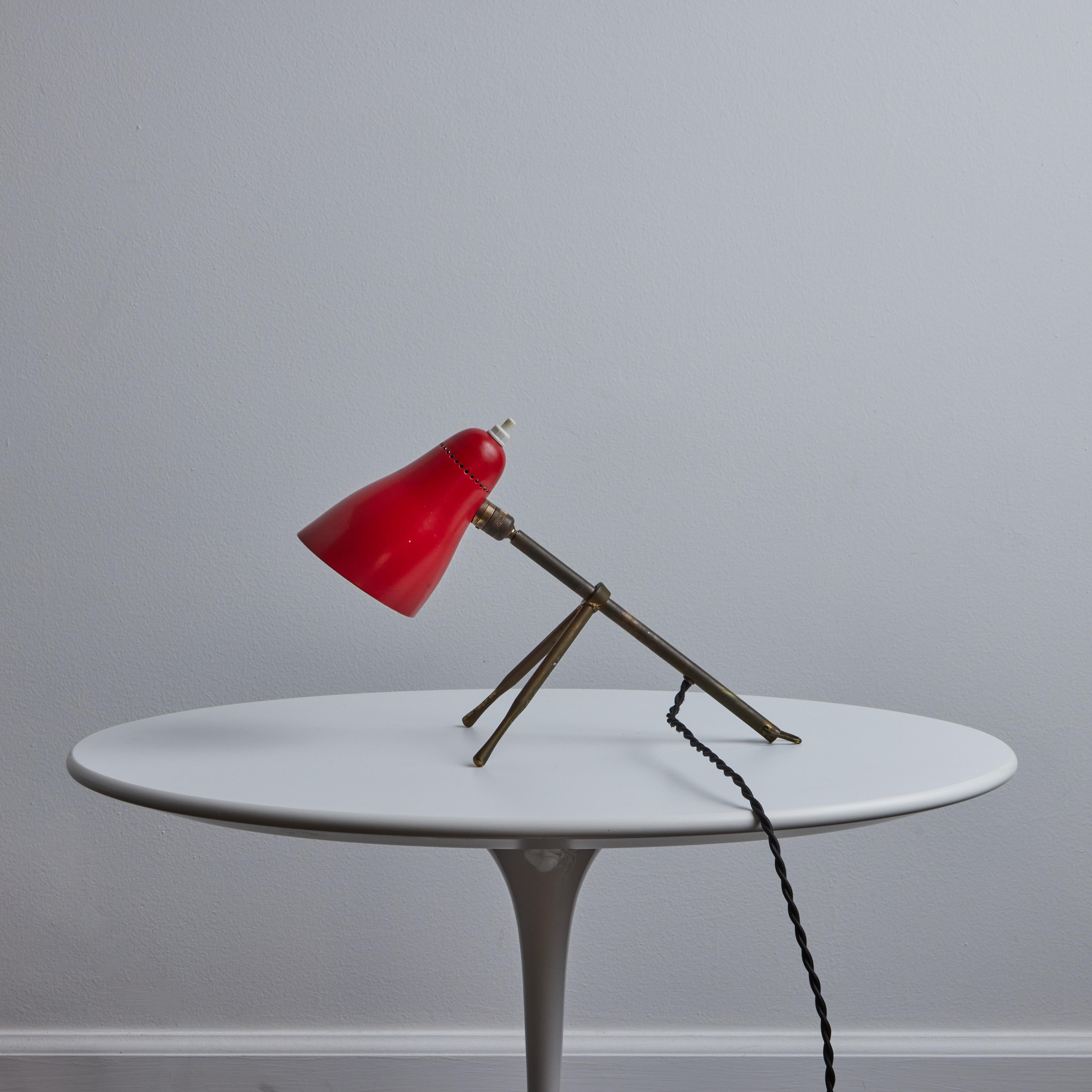 1950s Giuseppe Ostuni 'Ochetta' Red & Brass Wall or Table Lamp for O-Luce For Sale 2
