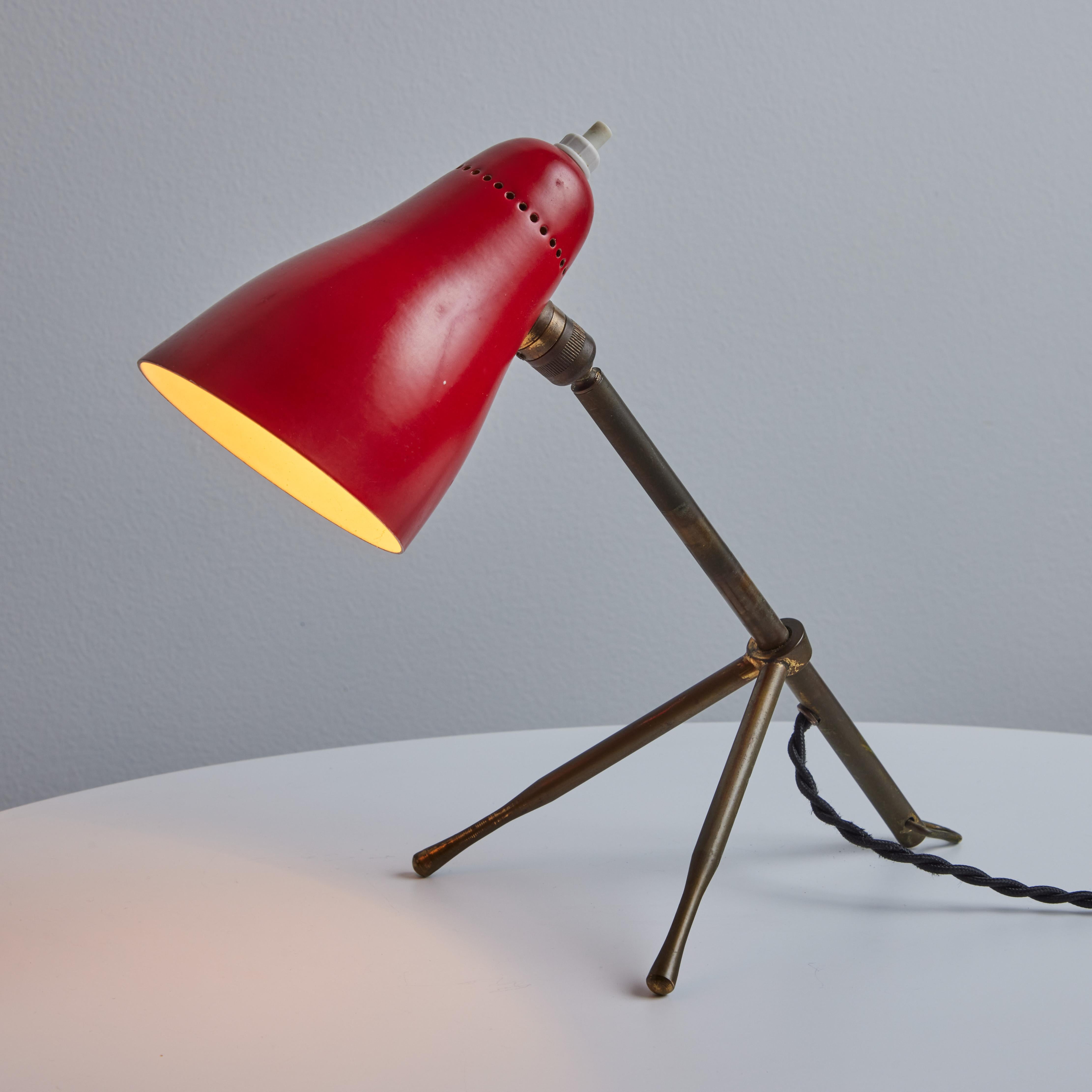 1950s Giuseppe Ostuni 'Ochetta' Red & Brass Wall or Table Lamp for O-Luce For Sale 4