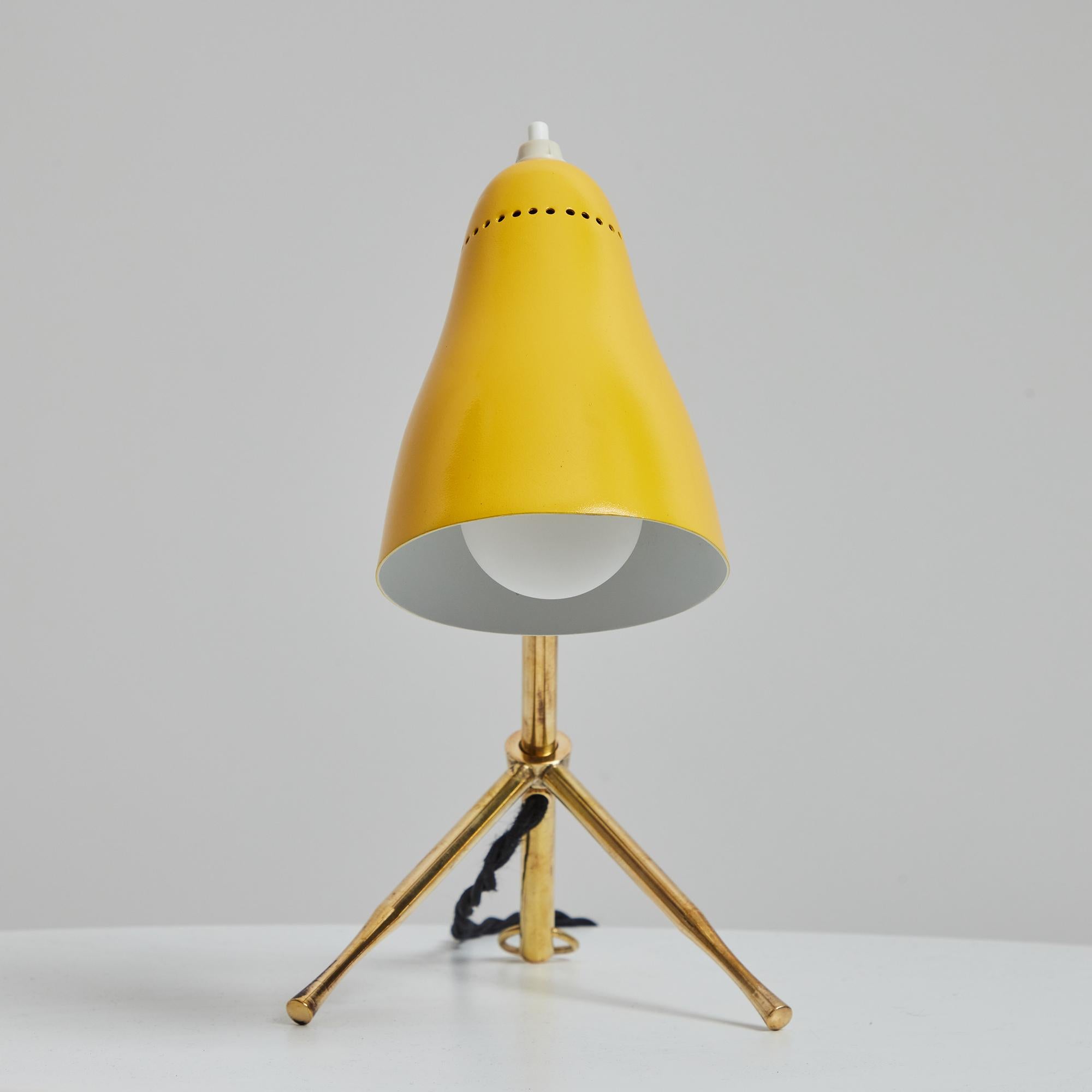 Milieu du XXe siècle Applique ou lampe de table jaune Giuseppe Ostuni 