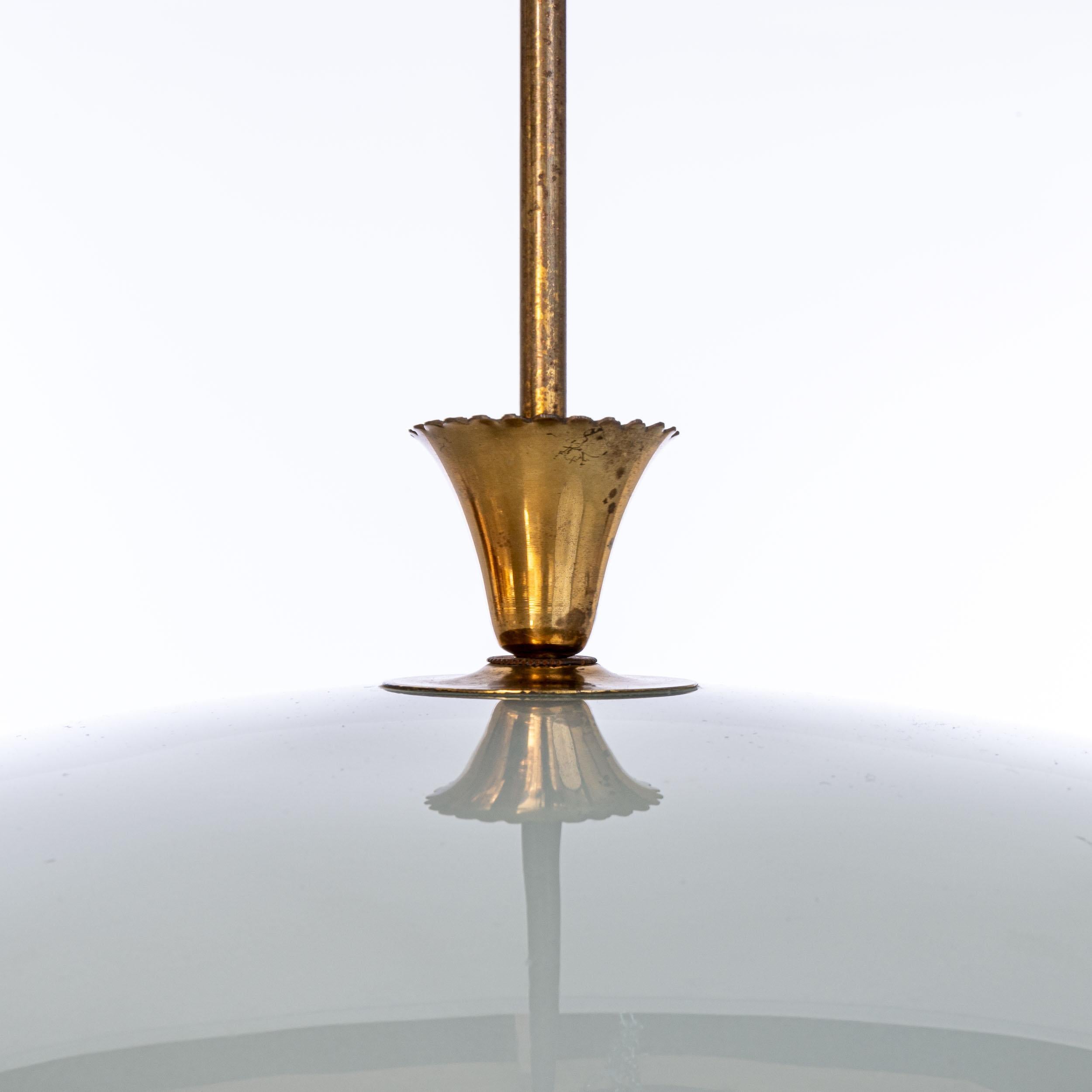1950's Glass and Brass Pendant Attributed to Pietro Chiesa In Good Condition For Sale In Amsterdam, NH