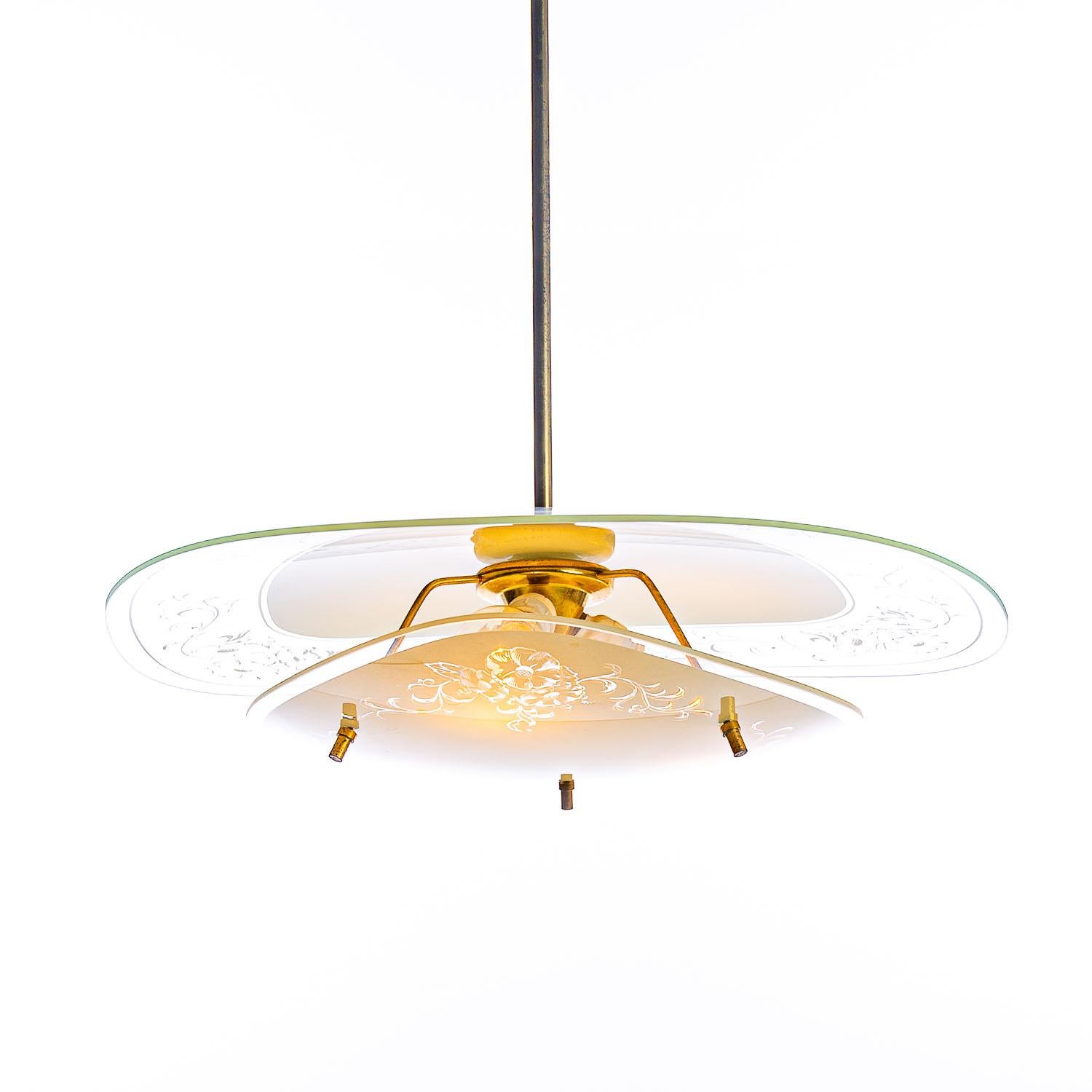 1950's Glass and Brass Pendant in Style of Fontana Arte In Good Condition For Sale In Schoorl, NL