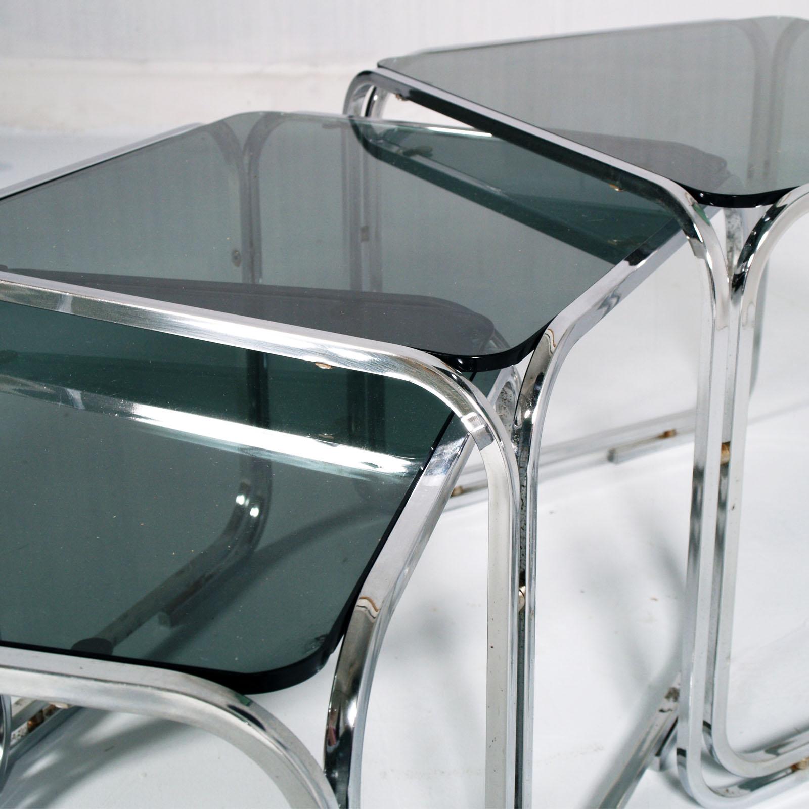 Italian 1950s Glass and Chromed Tubular Steel Nest Coffee Tables, Marcel Breuer Style For Sale