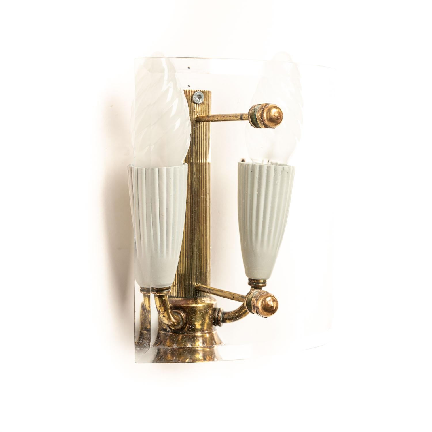 1950's Glass & Brass Wall Light Attributed to Fontana Arte For Sale 6