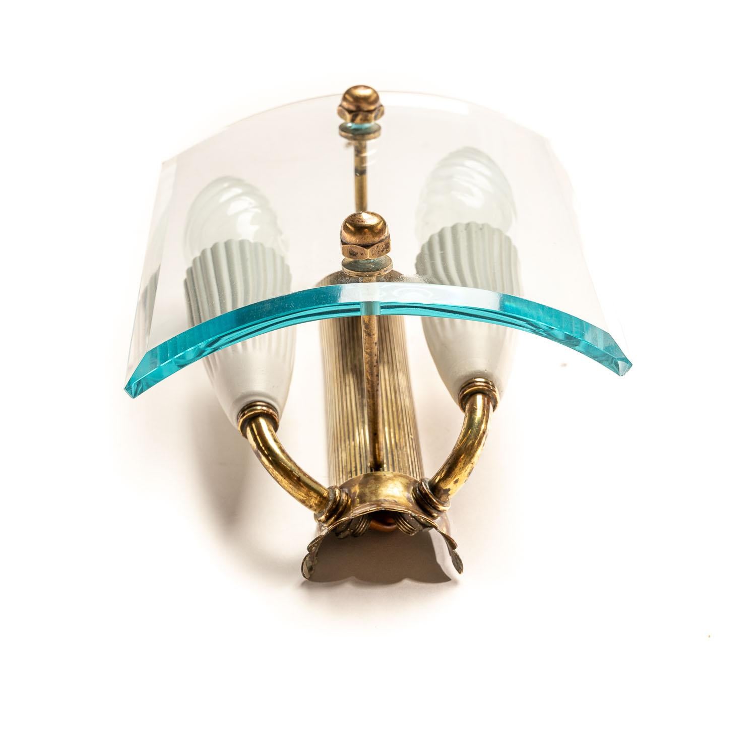 1950's Glass & Brass Wall Light Attributed to Fontana Arte For Sale 8