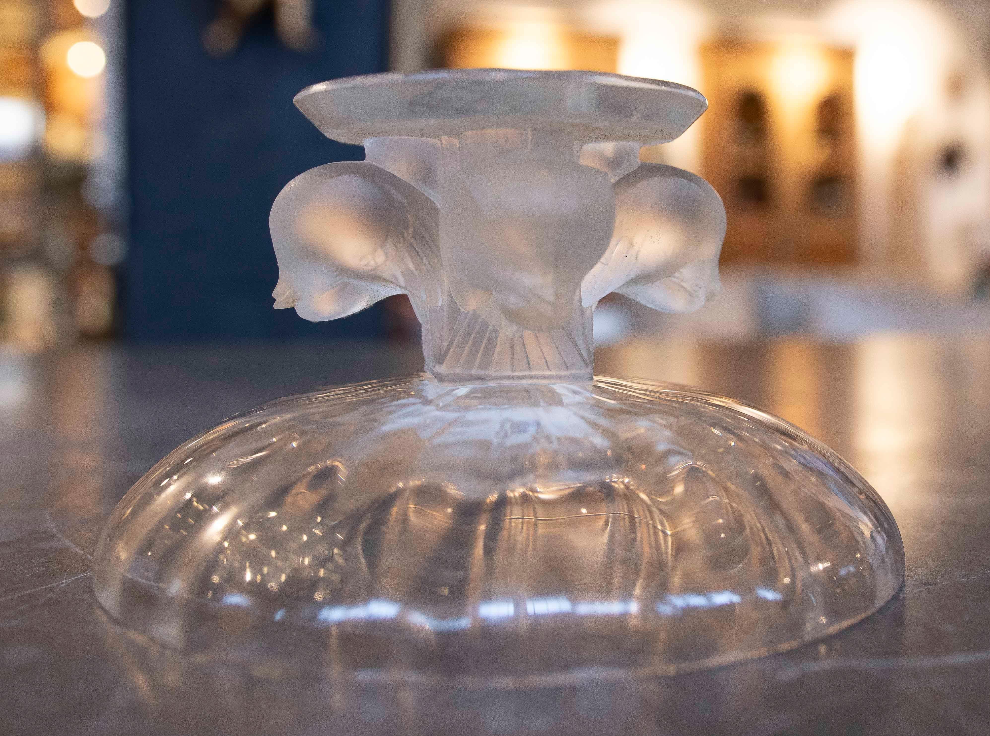 Centre de table en verre des années 1950 avec motif d'oiseaux en vente 6