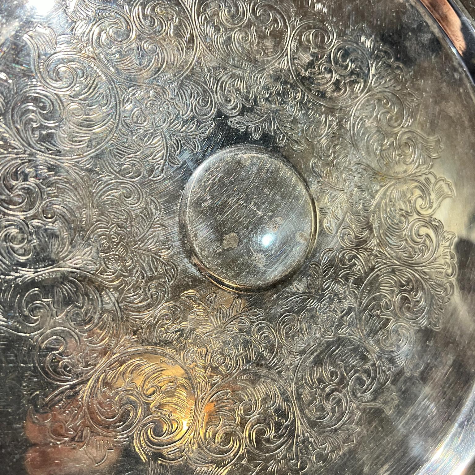 Soporte para tartas con cúpula de cristal de los años 50 Pedestal de plata en venta 4