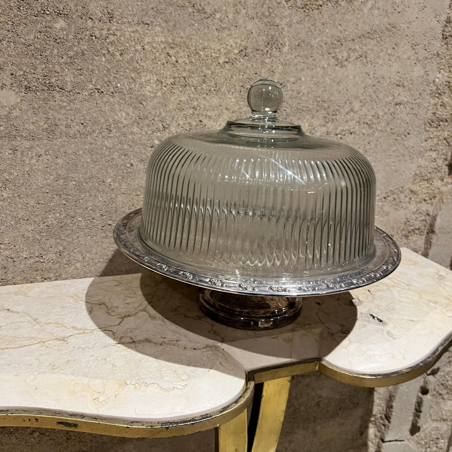 Soporte para tartas con cúpula de cristal de los años 50 Pedestal de plata Moderno de mediados de siglo en venta