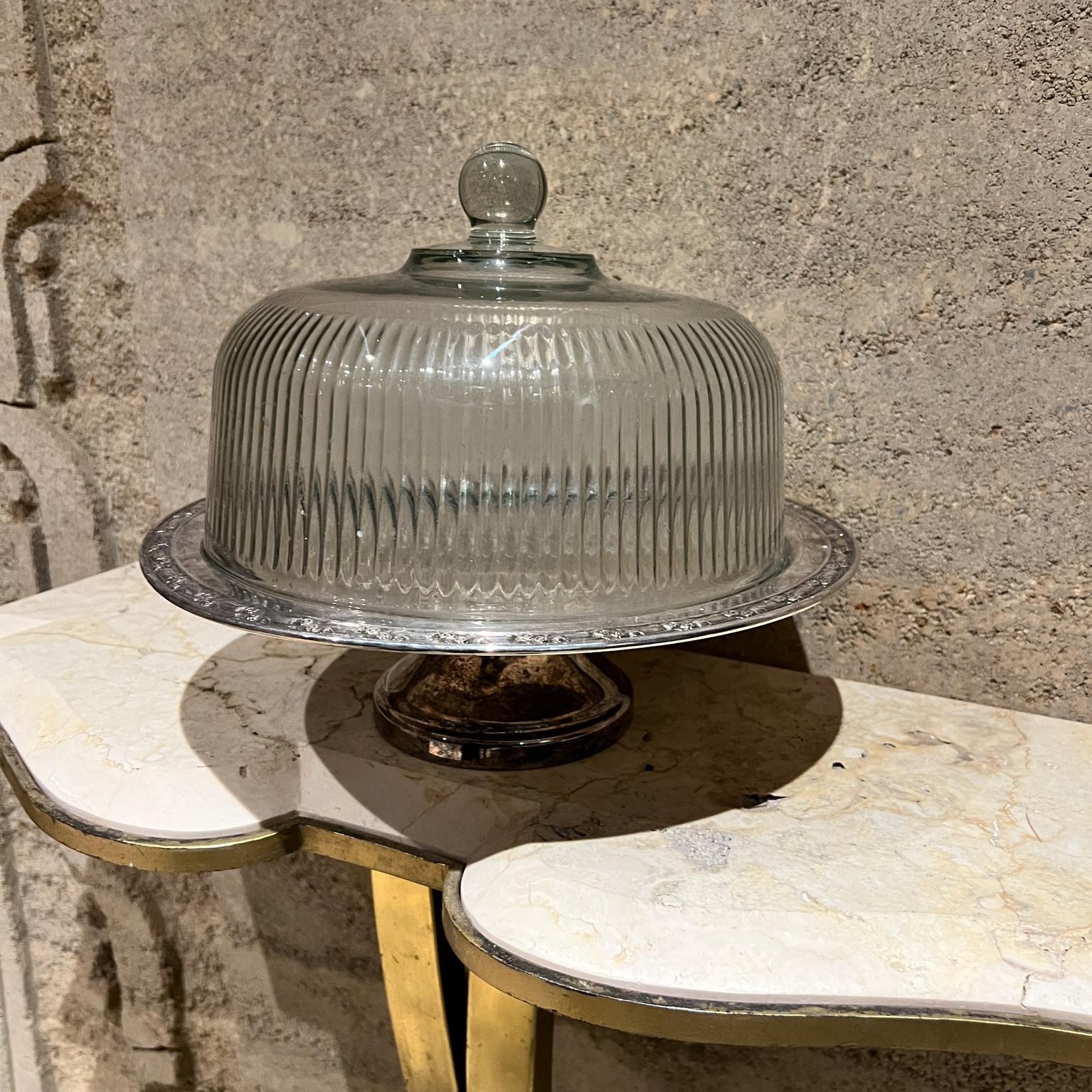 Soporte para tartas con cúpula de cristal de los años 50 Pedestal de plata siglo XX en venta