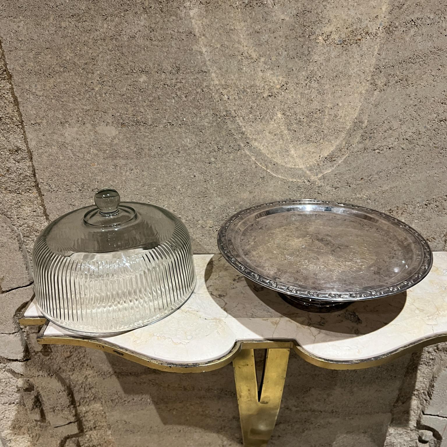 Soporte para tartas con cúpula de cristal de los años 50 Pedestal de plata Chapado en plata en venta