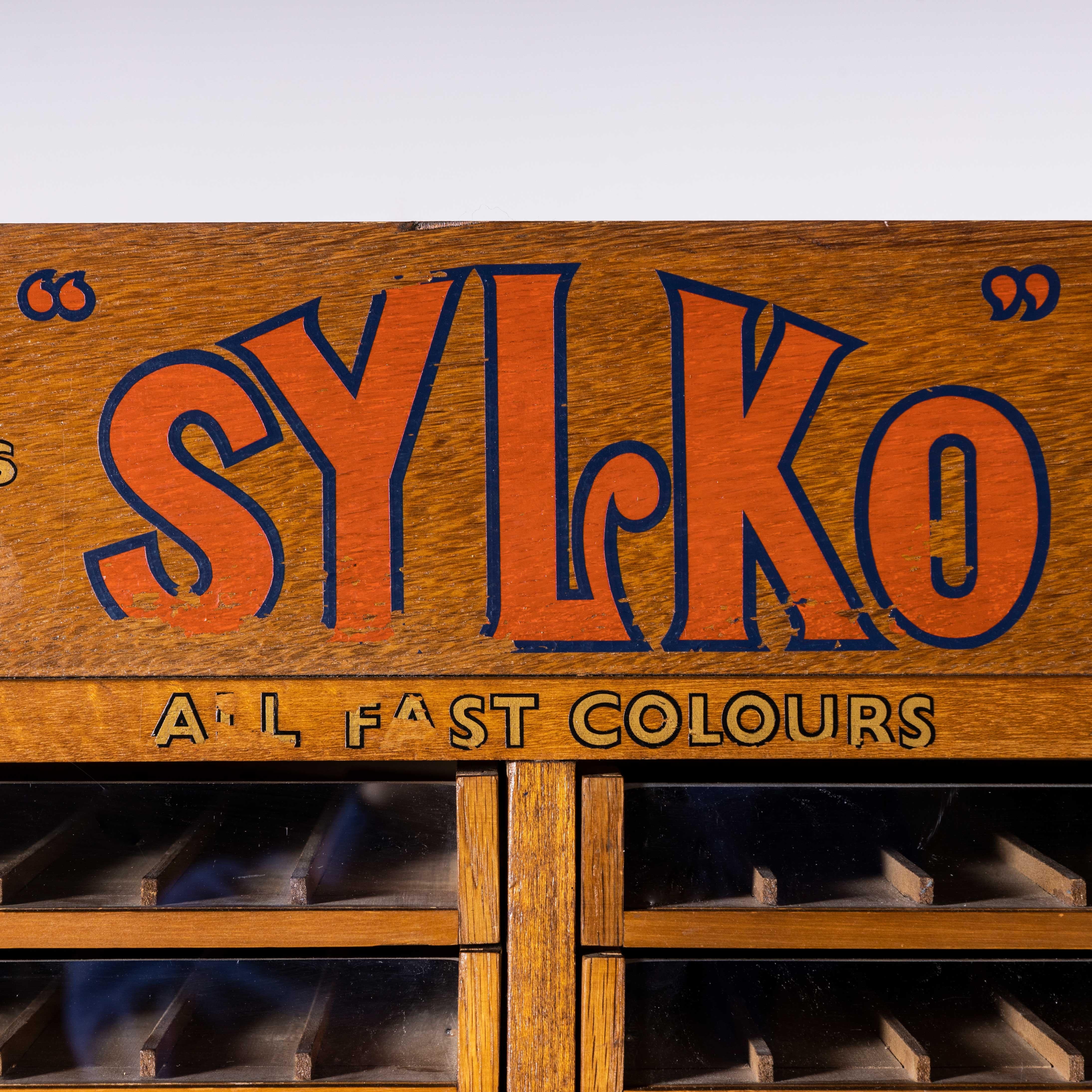 Meuble de rangement pour articles de mercerie en coton Sylko à façade en verre des années 1950 - Cinquante tiroirs en vente 3