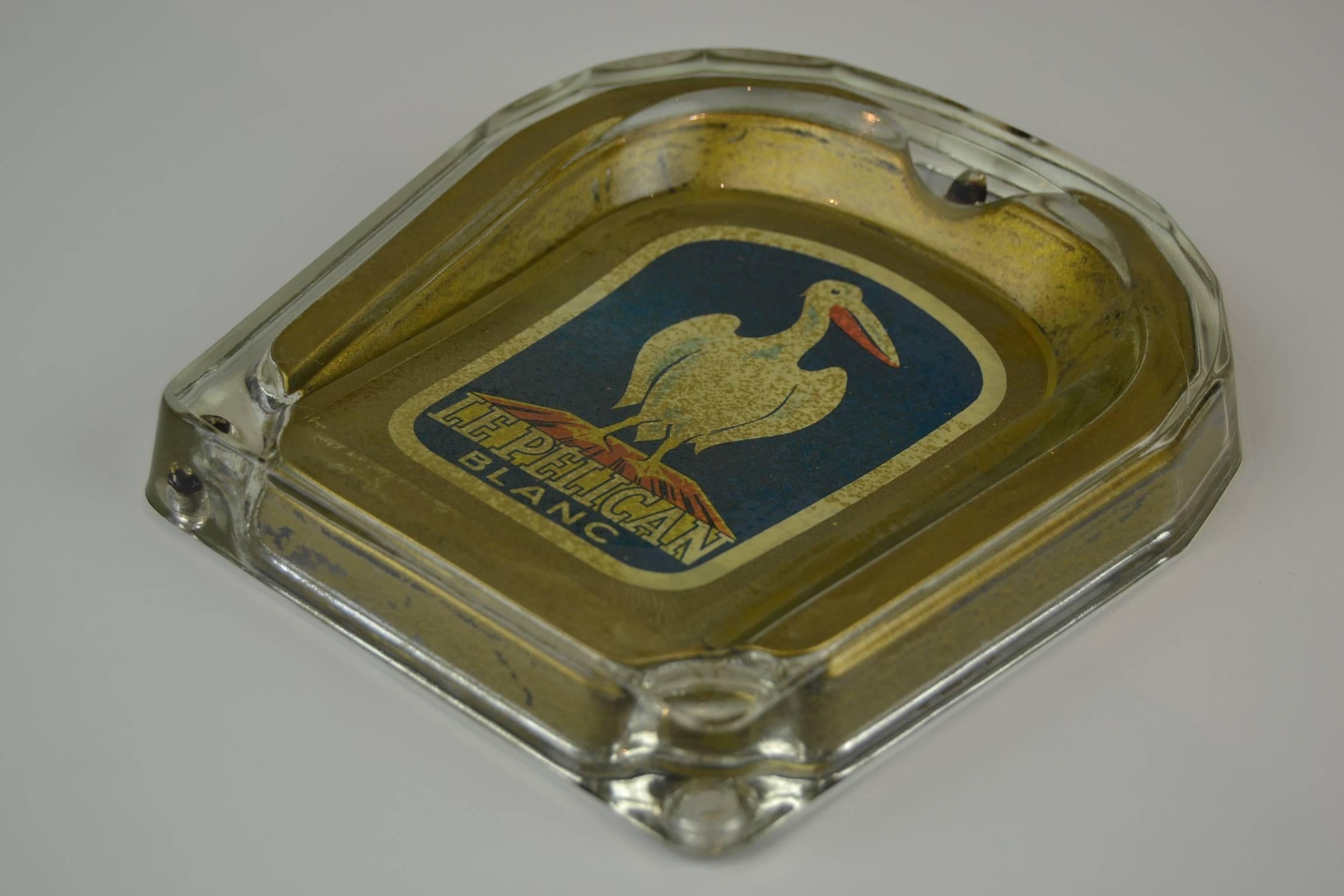 20ième siècle Valve de monnaie en verre blanc pélican avec oiseau pélican, Suisse, années 1950 en vente