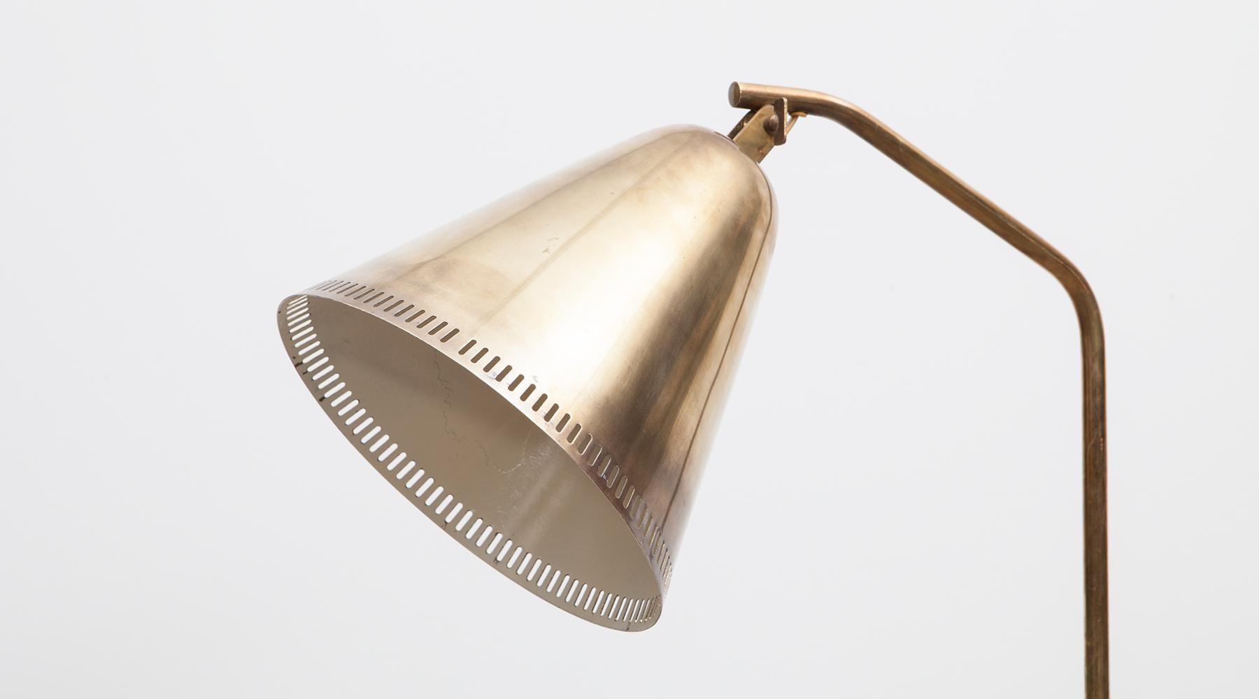 Mid-20th Century 1950s Golden Brass Floor Lamp by Paavo Tynell