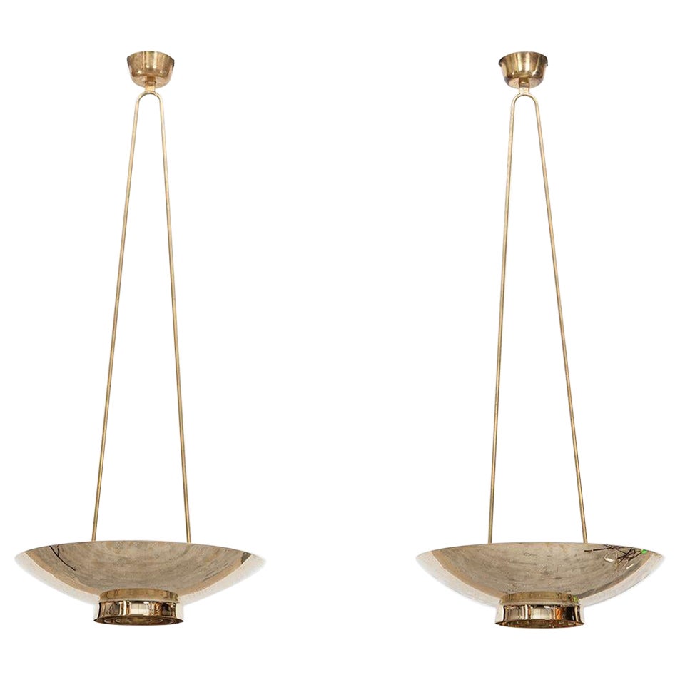 Coppia di lampade da soffitto in ottone dorato degli anni '50 di Paavo Tynell per Taito Oy
