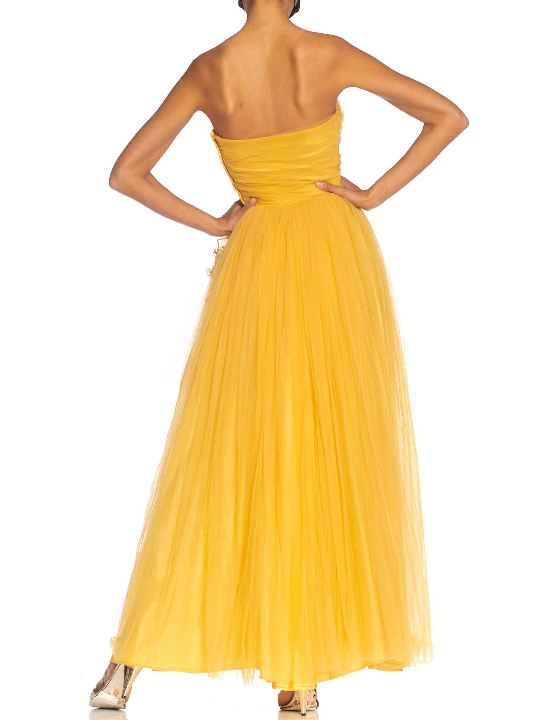 1950S Golden Yellow Rayon & Nylon Tulle Strapless Gown With Flowers In Excellent Condition For Sale In New York, NY