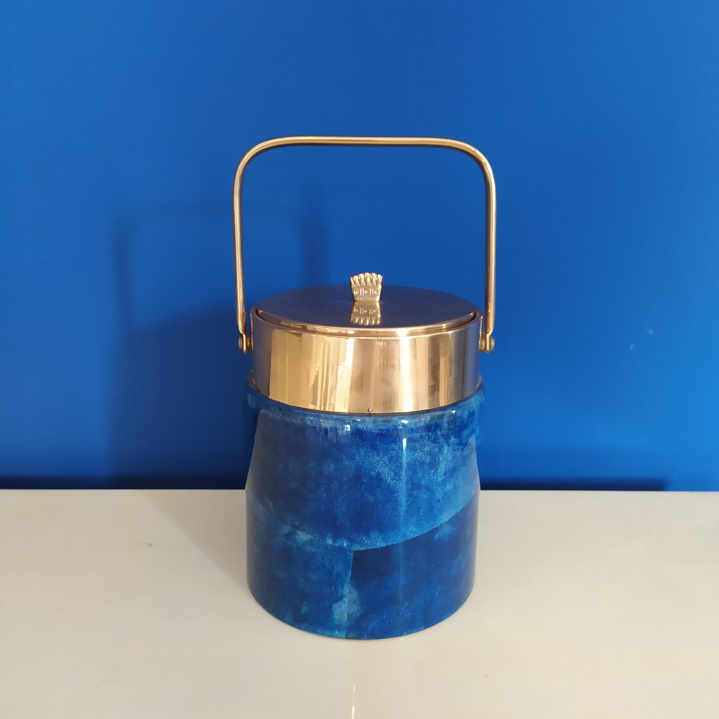 1950s gorgeous ice bucket in blue parchment and brass by Aldo Tura in excellent condition.