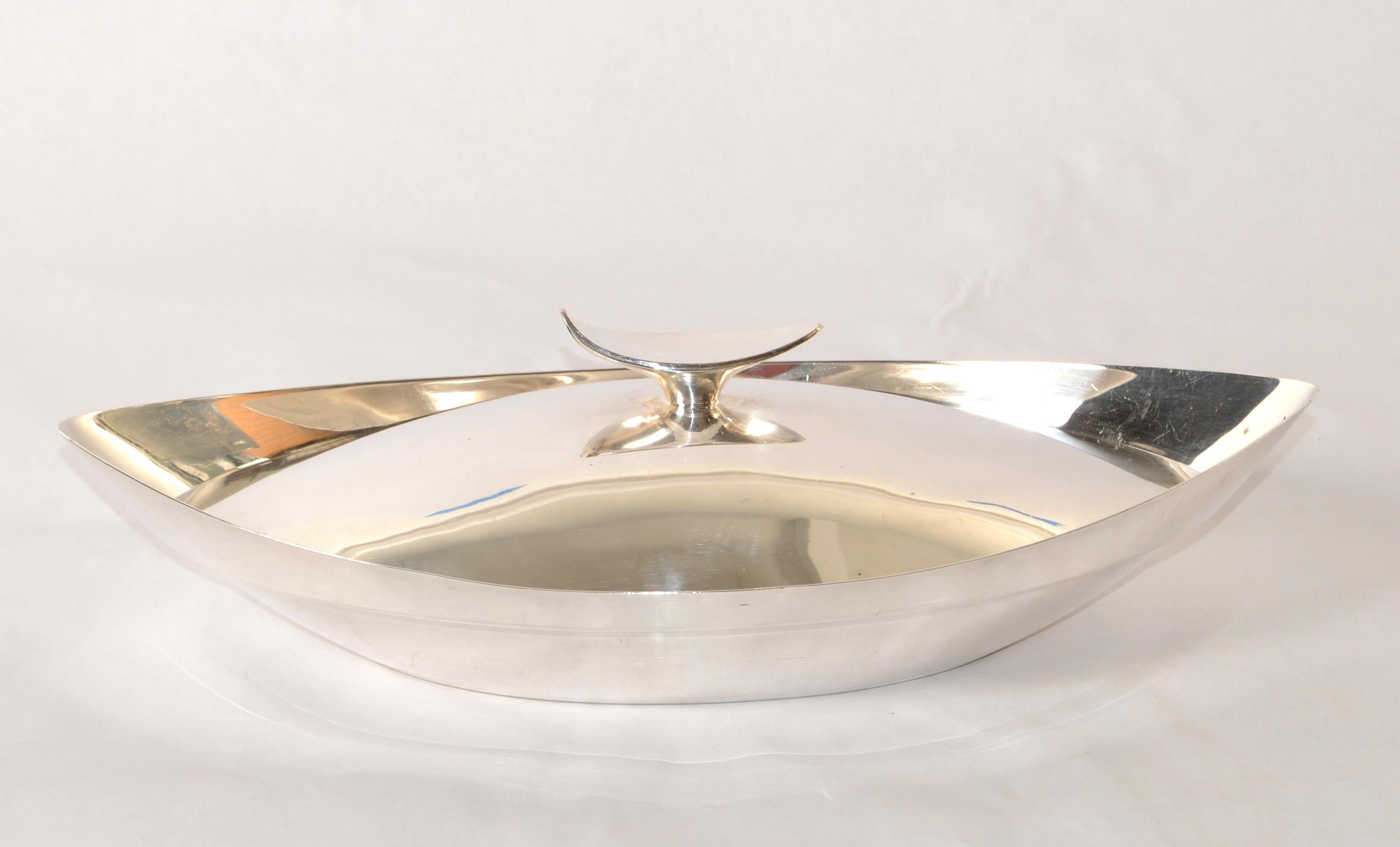 Art déco 1950s Gorham Signature Dish Art Deco Silver Plate Lidded Dinnerware Serving Bowl en vente