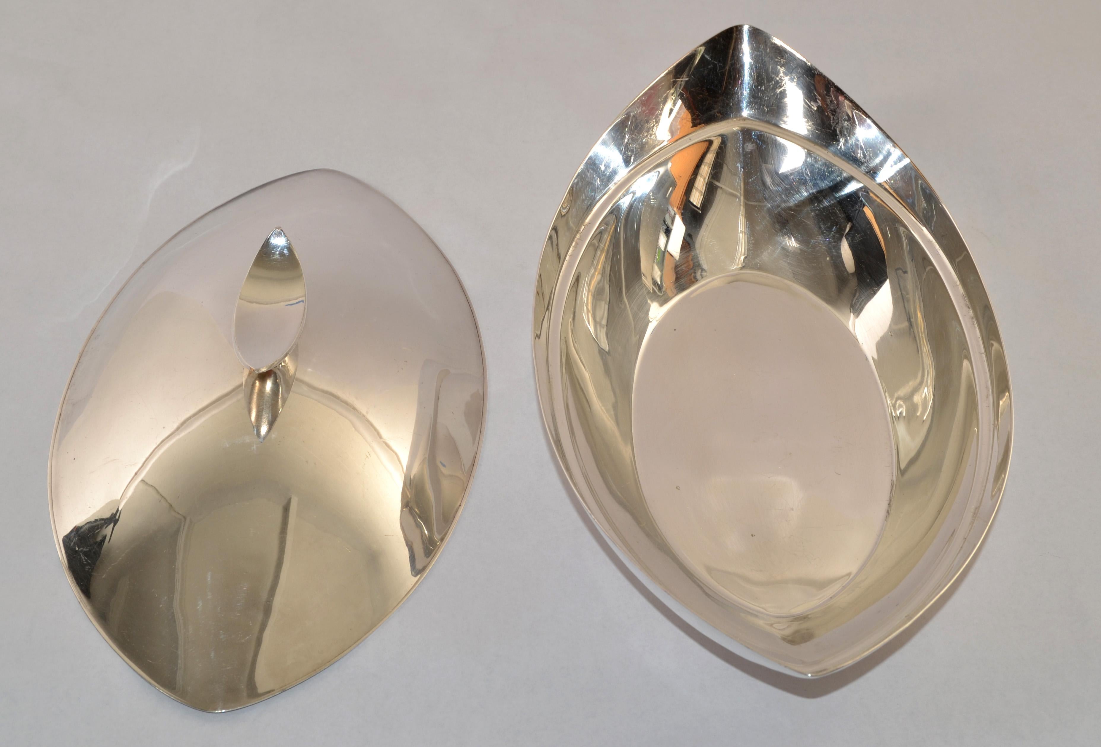 Américain 1950s Gorham Signature Dish Art Deco Silver Plate Lidded Dinnerware Serving Bowl en vente