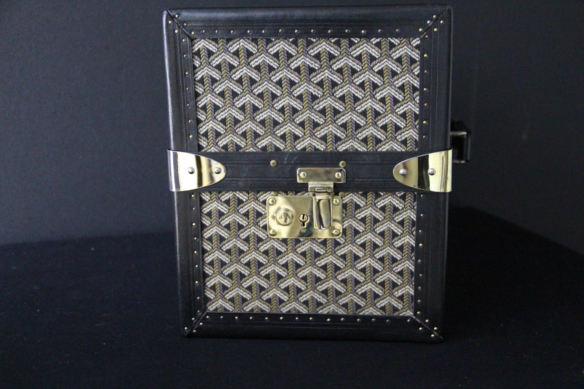 Francese Baule da biblioteca Goyard del 1950 in tela Chevron in vendita