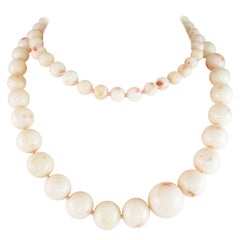 Vintage 1950s Graduated White Coral Bead Necklace Beads