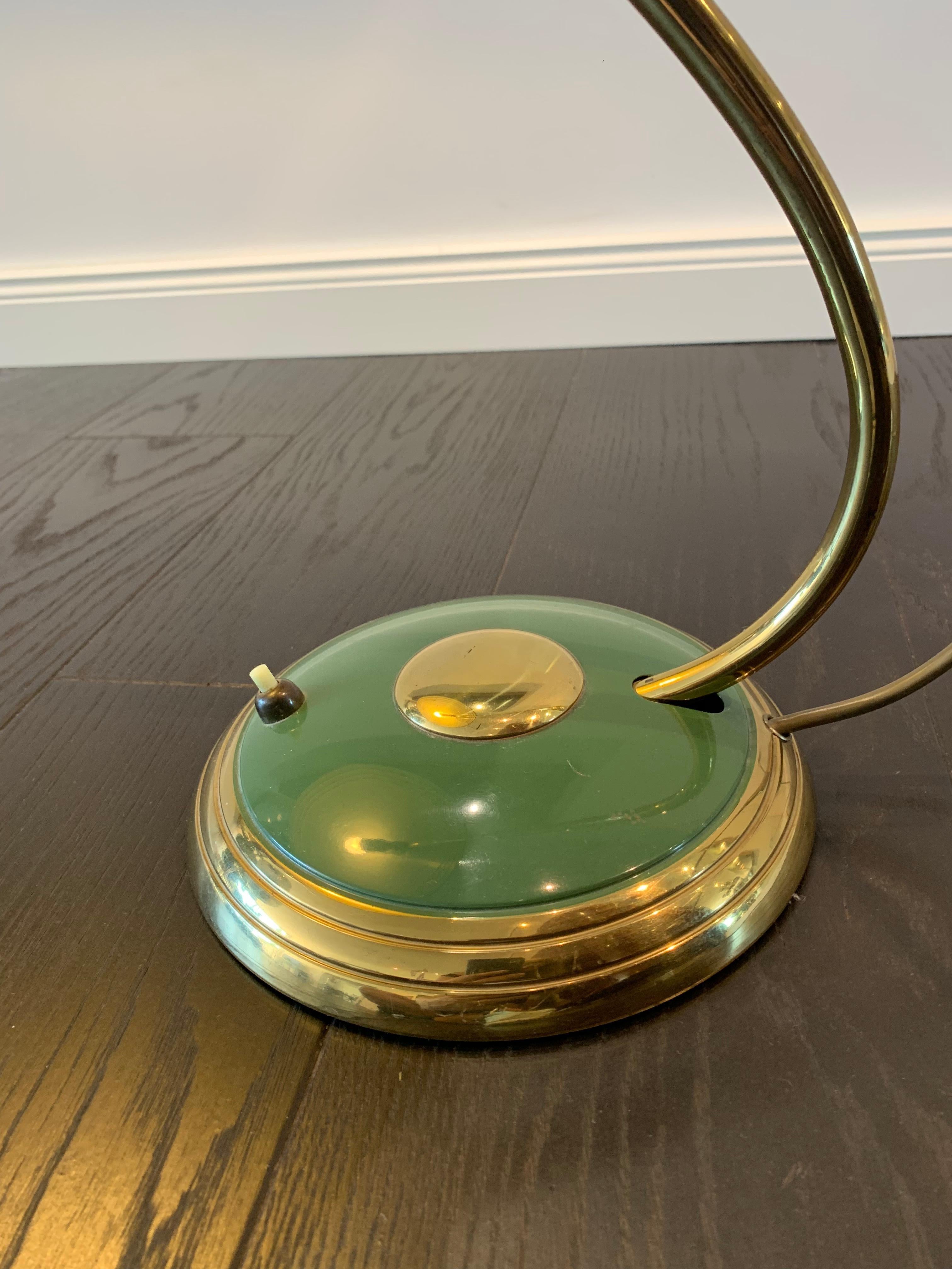 Art Deco Style Mid-Century Modern 1950s Green and Gold Table Lamp For Sale 9