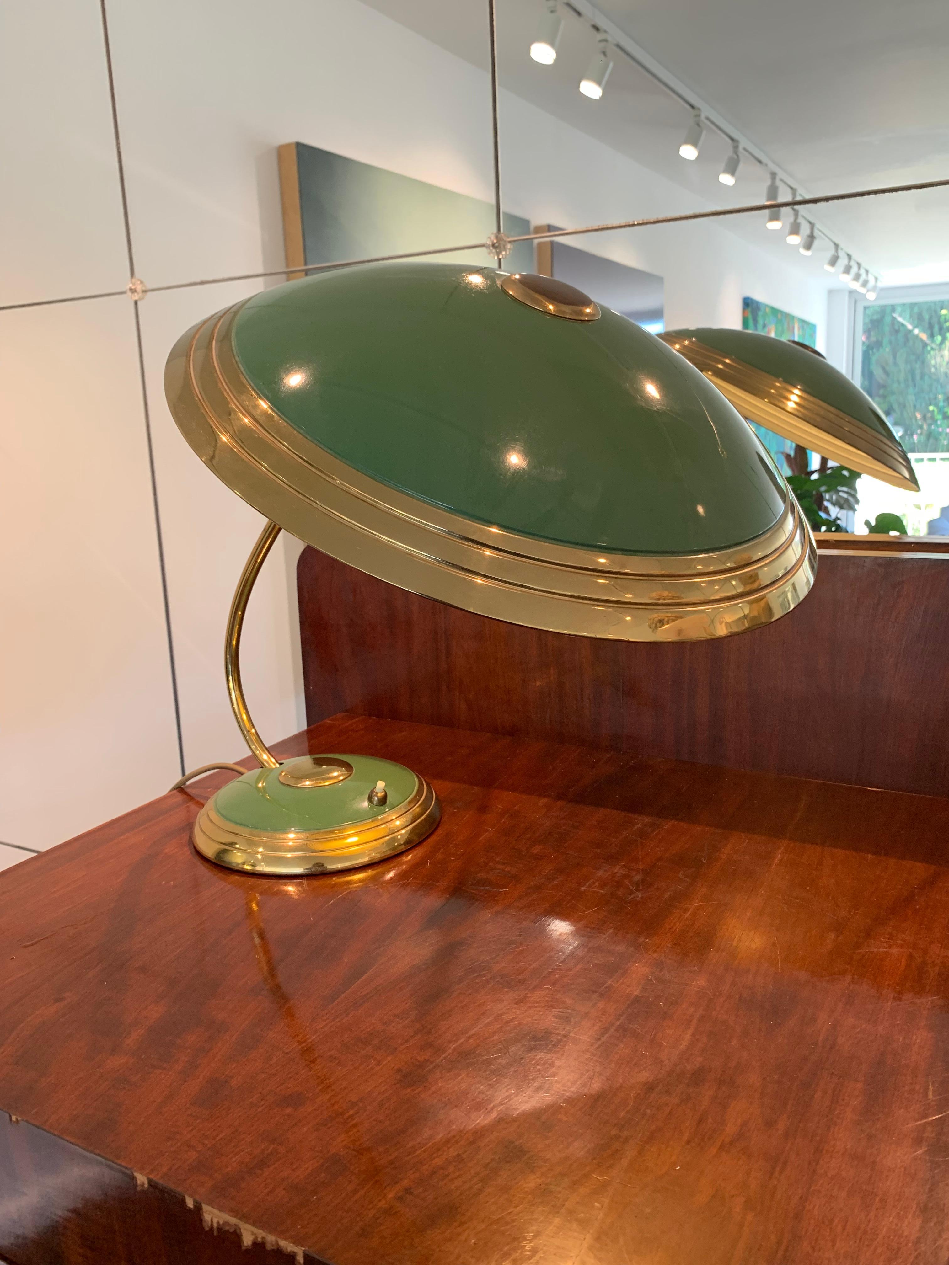 Mid-20th Century Art Deco Style Mid-Century Modern 1950s Green and Gold Table Lamp For Sale