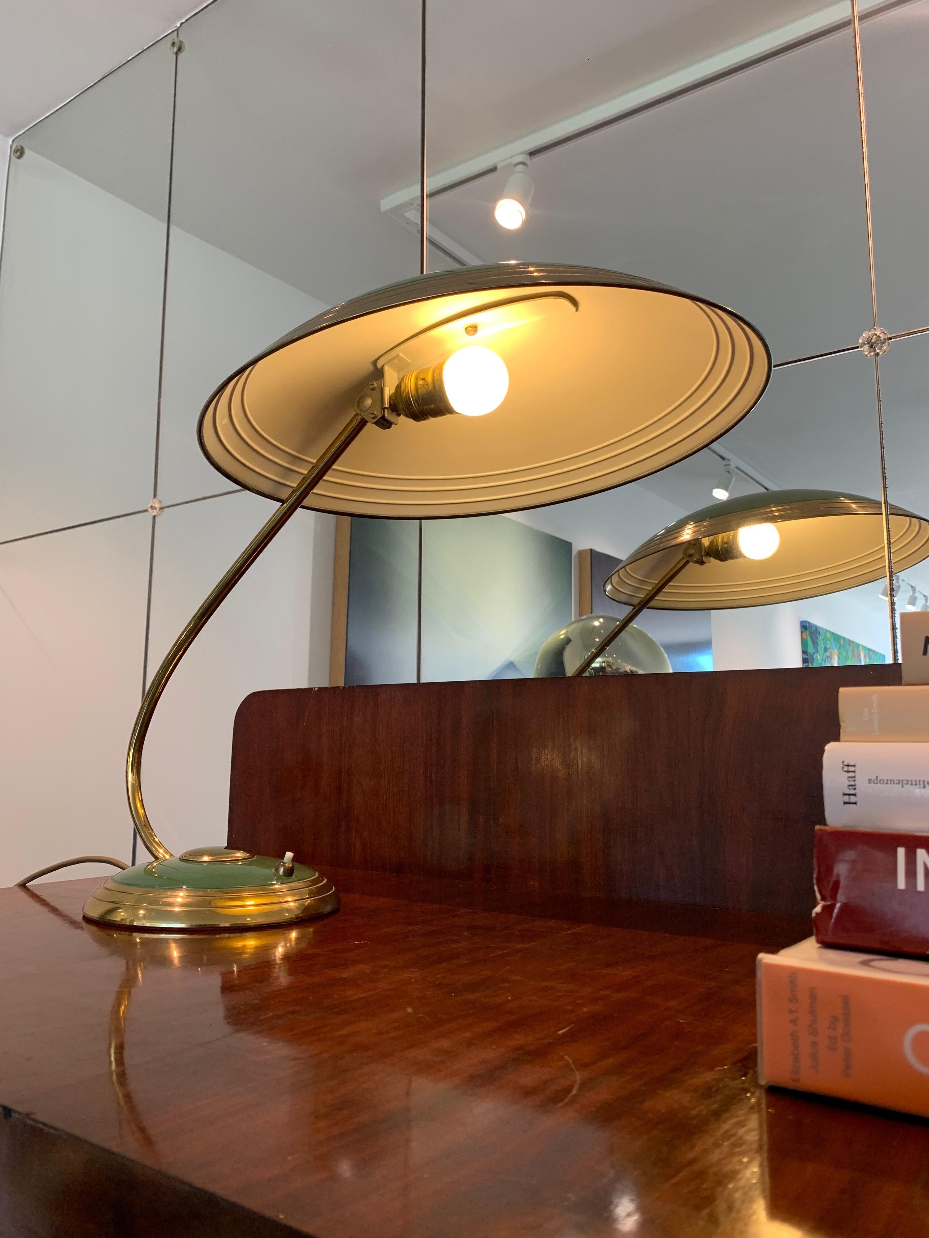 Art Deco Style Mid-Century Modern 1950s Green and Gold Table Lamp For Sale 4