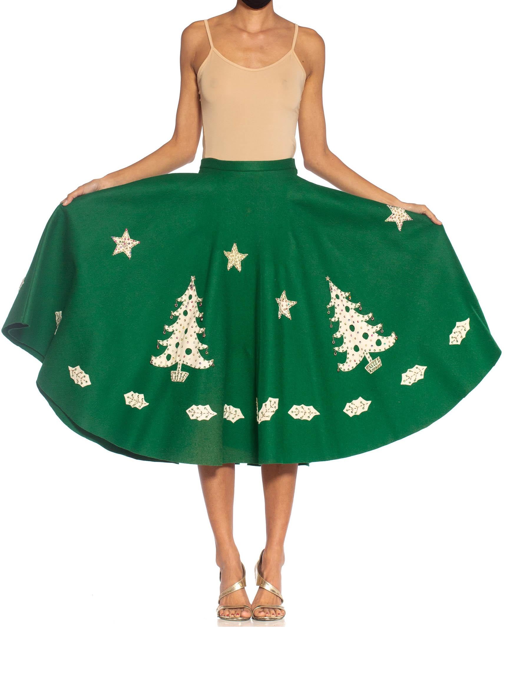 1950S Green Felt Christmas Tree  Skirt In Excellent Condition In New York, NY