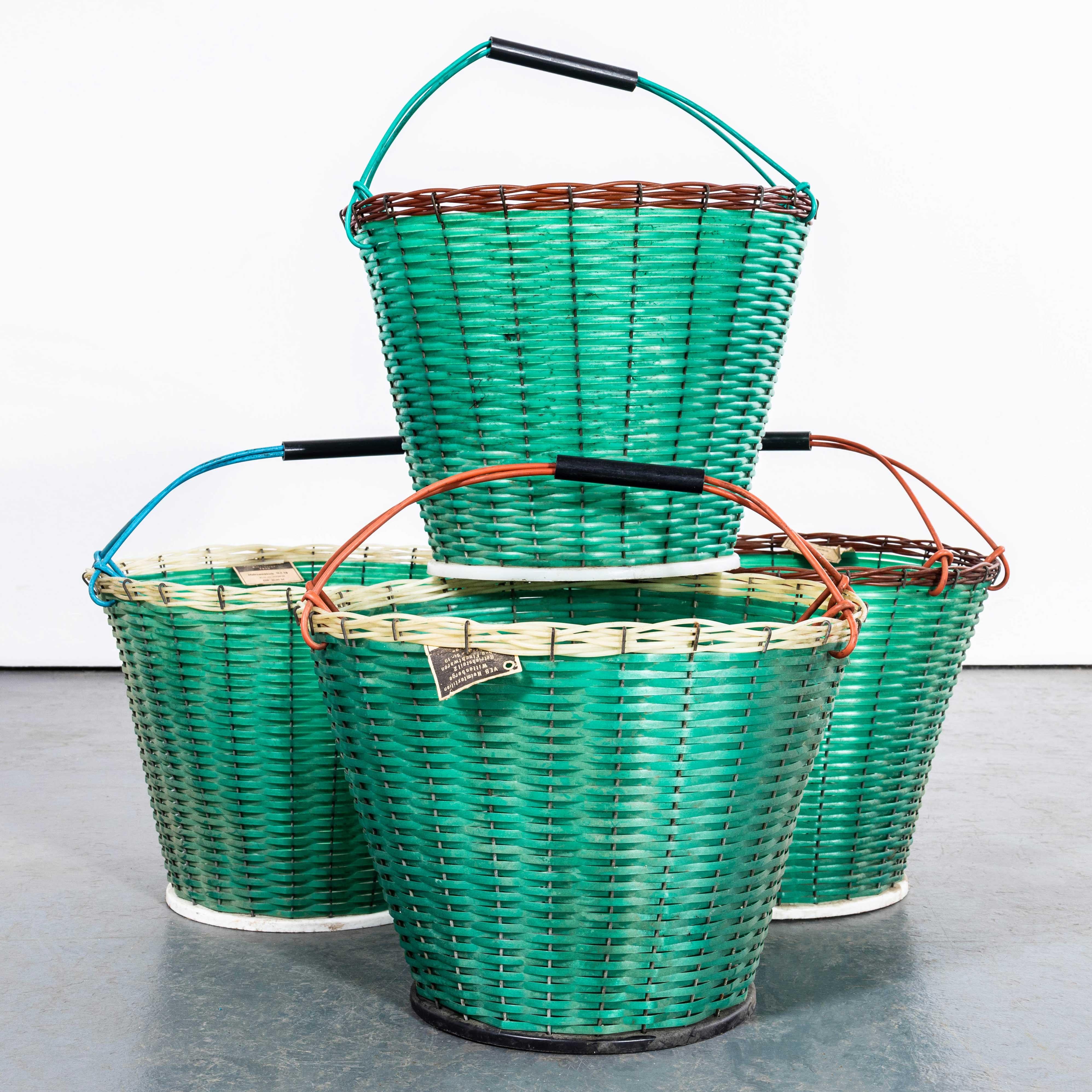 1950's Green Grape Picking Baskets - New Old Stock GDR In Good Condition In Hook, Hampshire