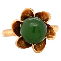 Vintage 1950s Green Jade Flower Ring in 18 Karat Yellow Gold