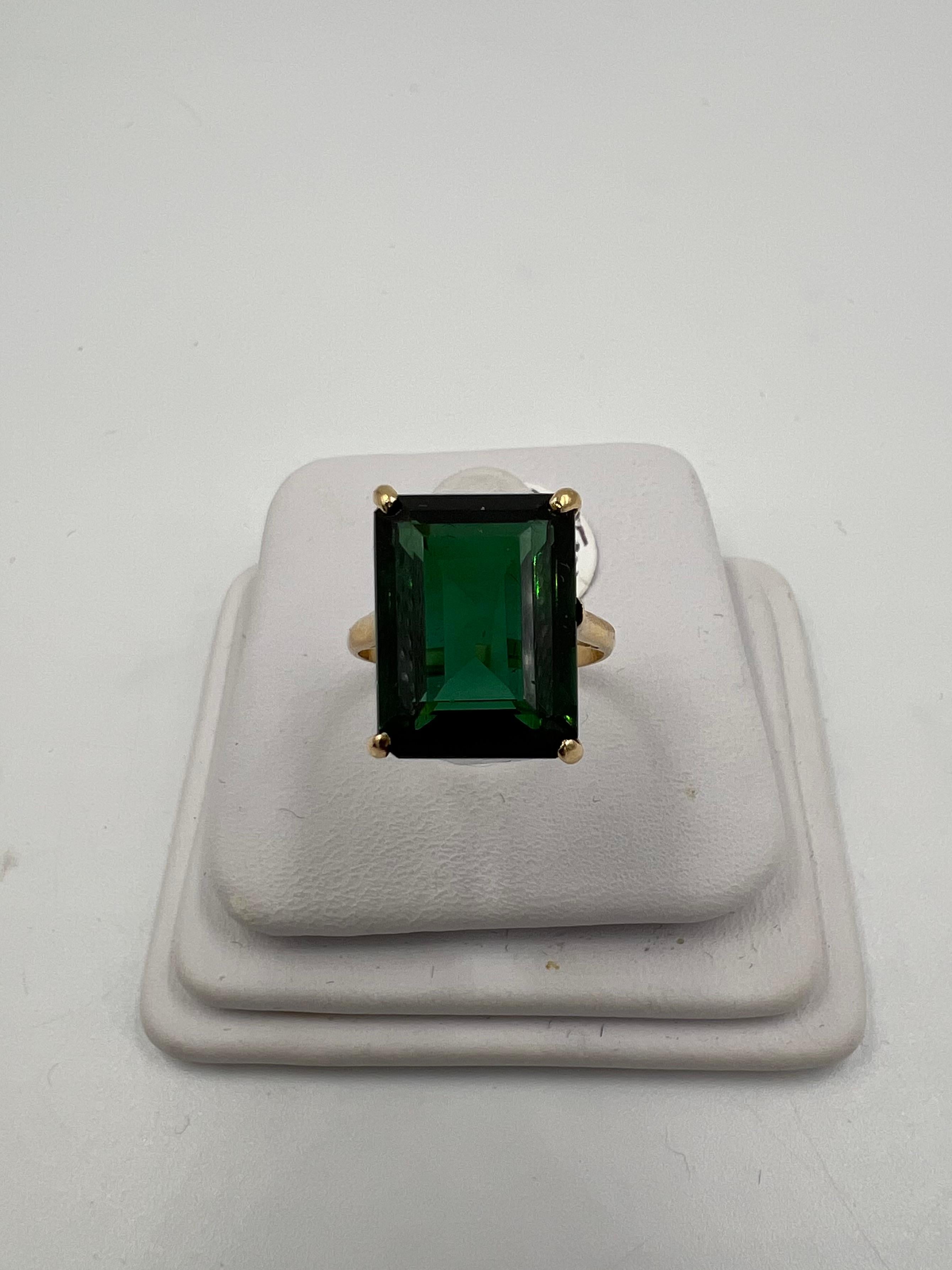 1950s Green Tourmaline Yellow Gold Solitaire Ring 5