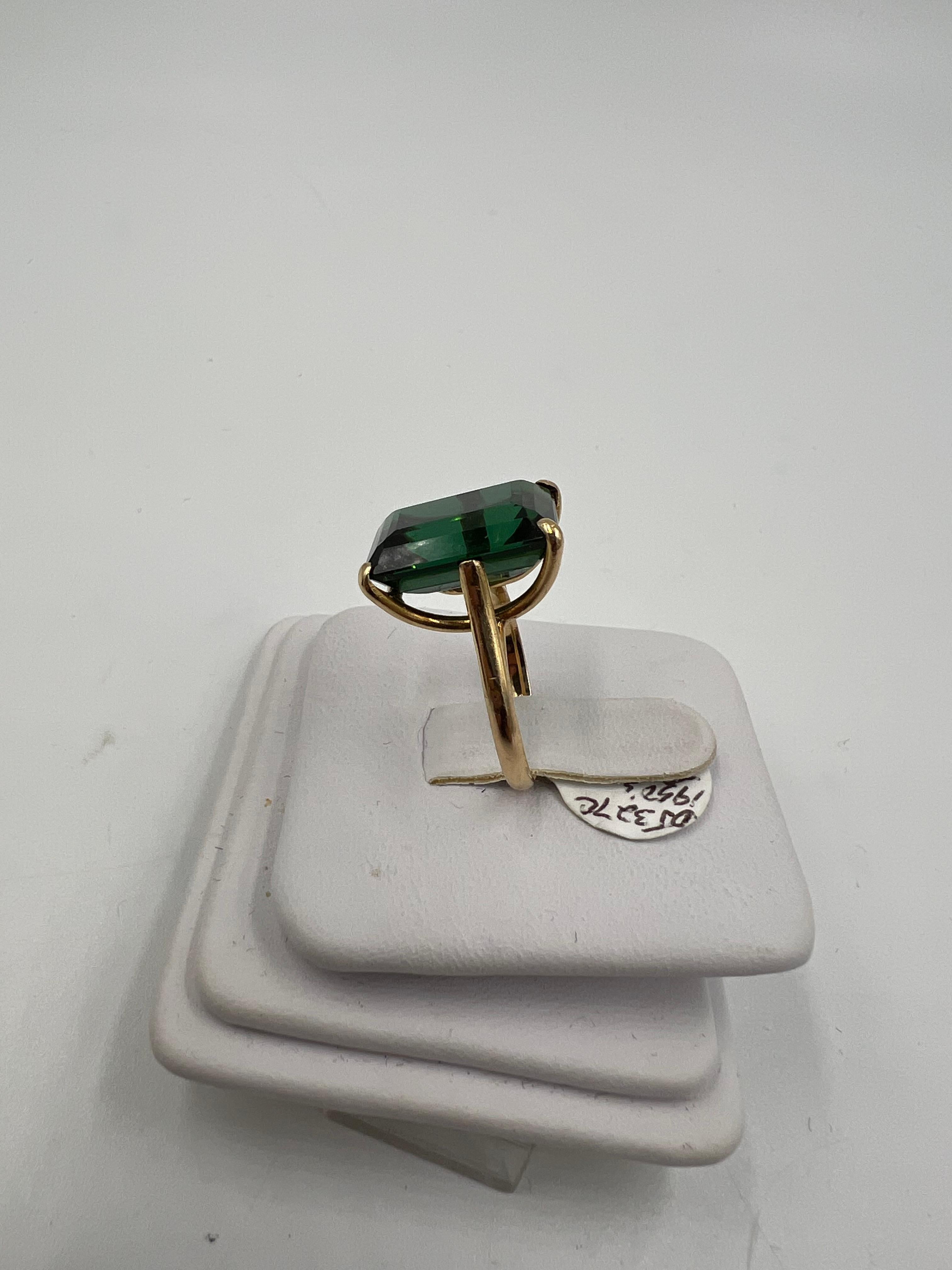 1950s Green Tourmaline Yellow Gold Solitaire Ring 6