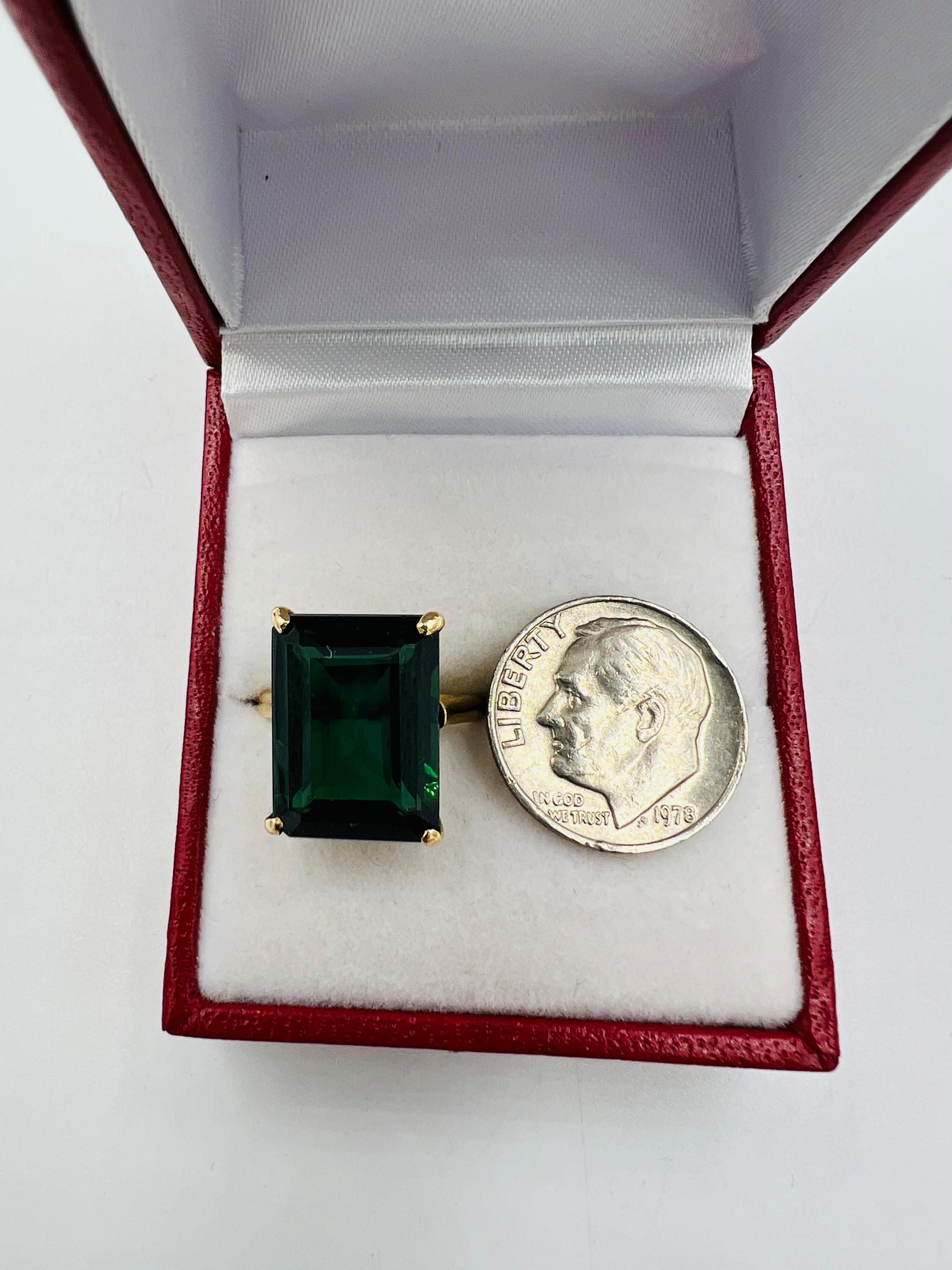 1950s Green Tourmaline Yellow Gold Solitaire Ring 9