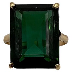 1950s Green Tourmaline Yellow Gold Solitaire Ring