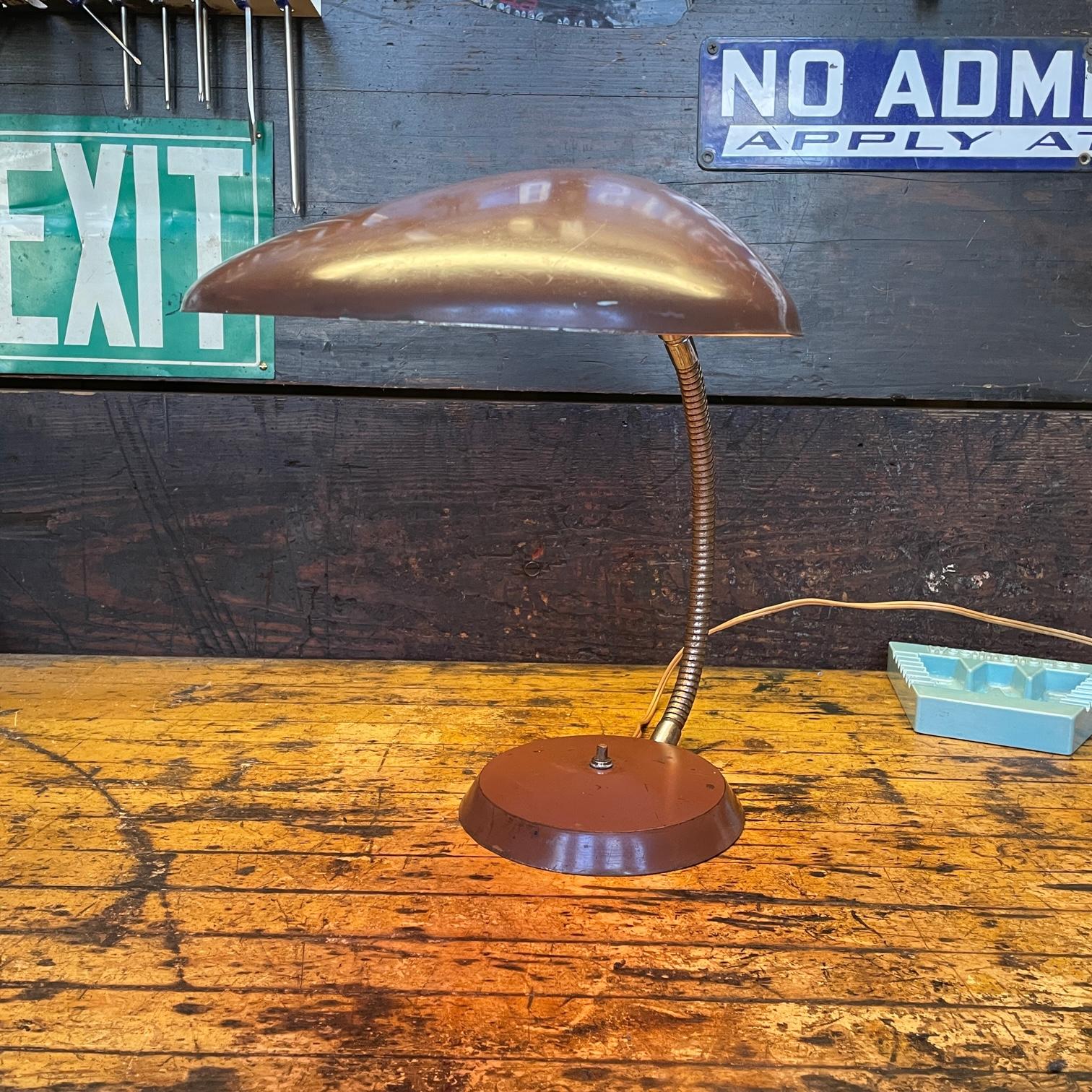 Américain 1950s Greta Grossman Cobra Desk Lamp Ralph O. Smith Vintage Mid-Century  en vente
