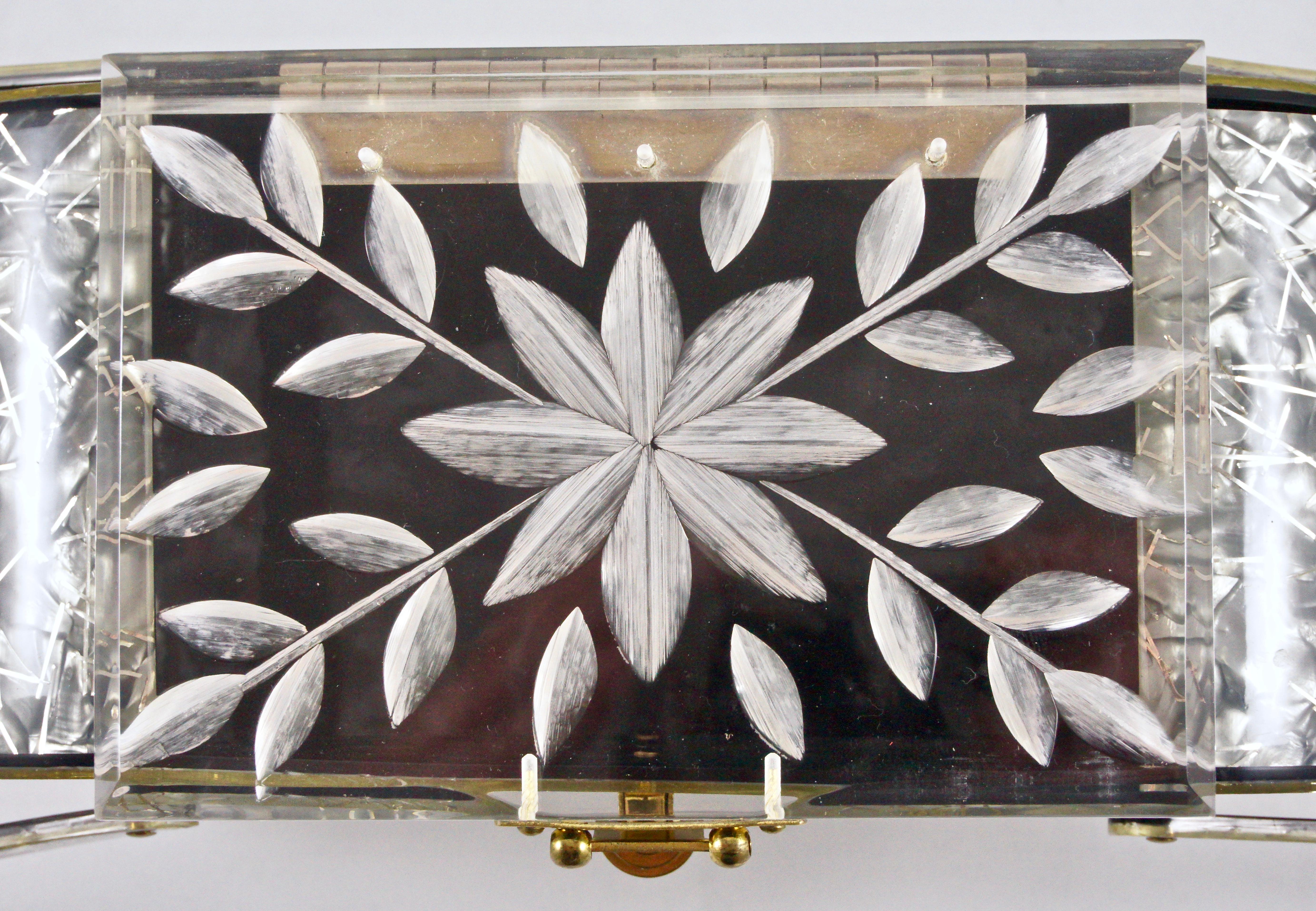 1950s Grey Black and Silver Confetti Lucite Handbag with a Clear Carved Lid In Good Condition In London, GB