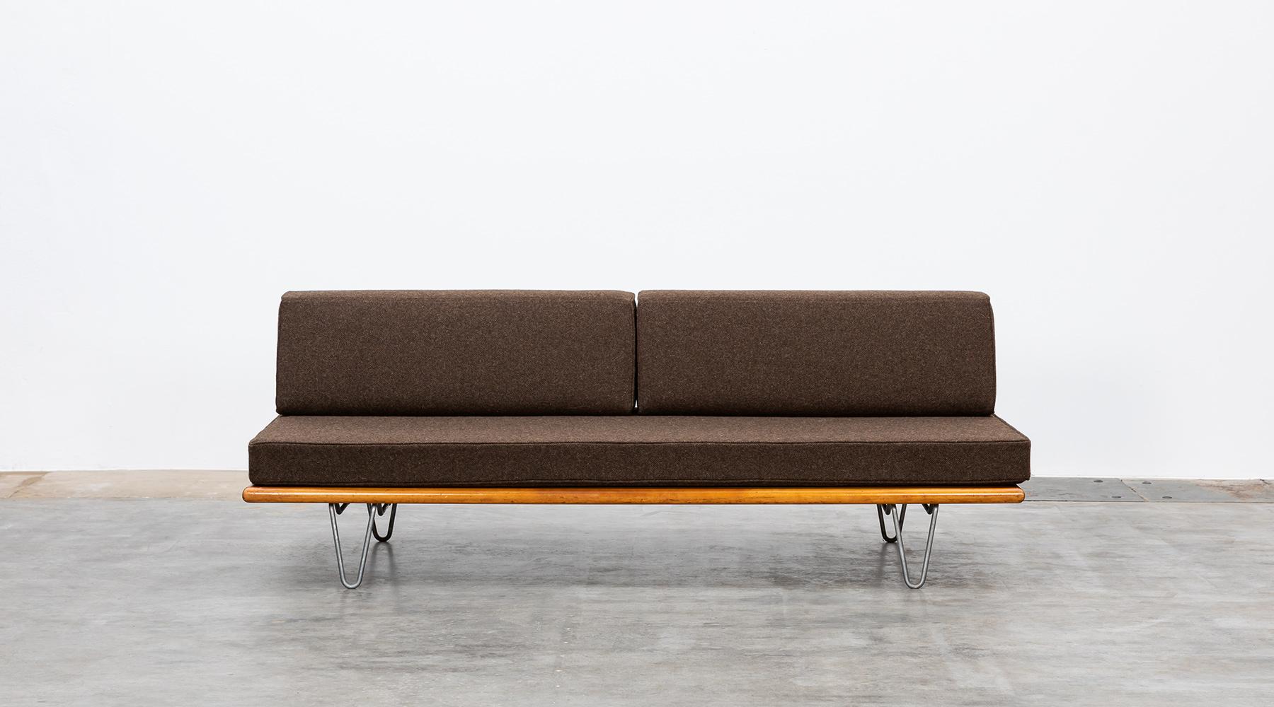 Daybed by George Nelson, new upholstery on wooden frame and metal legs, USA, 1950.

The daybed designed by George Nelson is newly upholstery with high-quality fabric and comes on a wooden base on metal legs. The Minimalist design gives each room