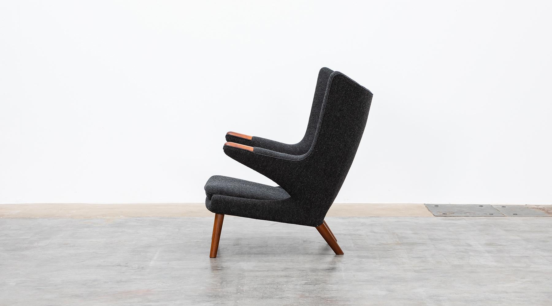 1950s Grey Papa Bear Chair by Hans Wegner 'new upholstery' In Good Condition For Sale In Frankfurt, Hessen, DE