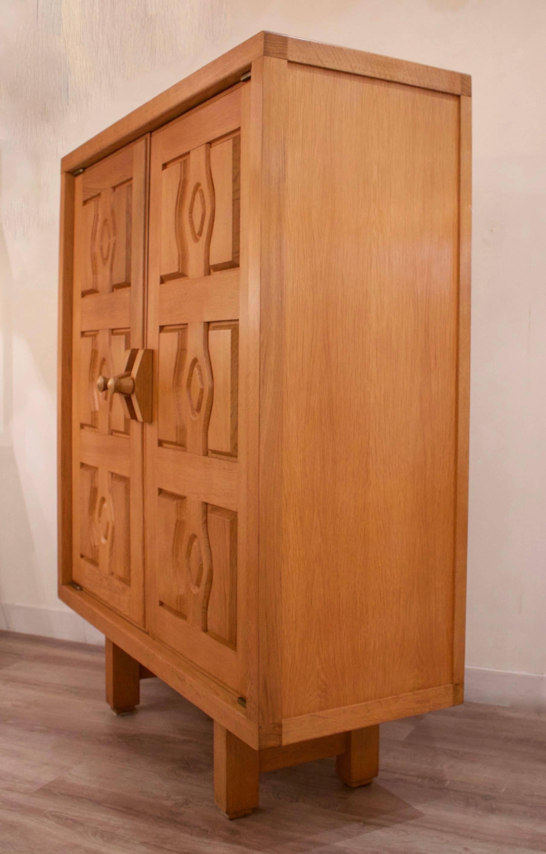 1950s Guillerme and Chambron Solid Oak Cabinet In Good Condition In Saint-Ouen, FR