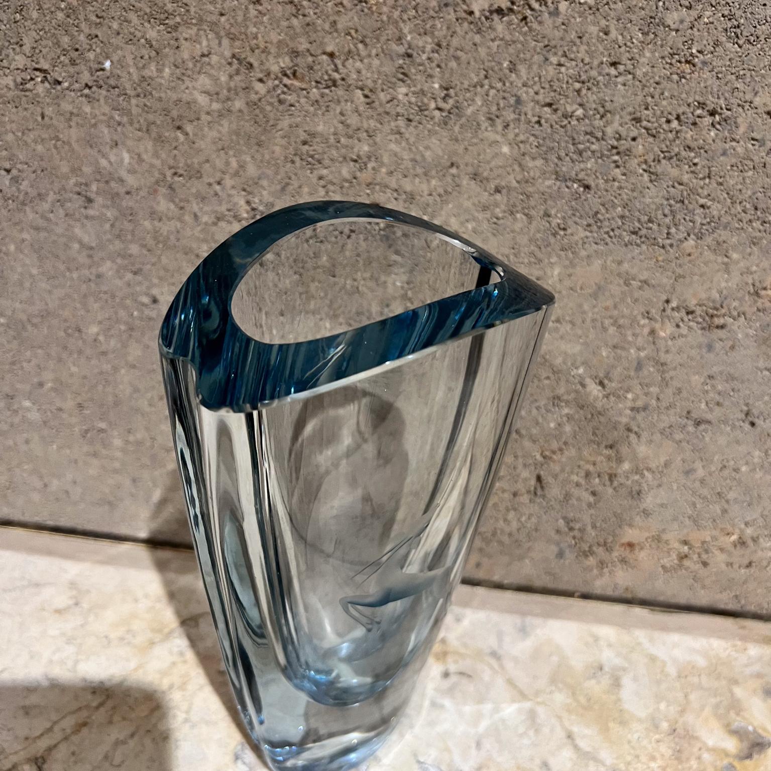 1950s Strombergshyttan vase gazelle crystal art glass Gunnar Nyland Sweden
3.13 D x 4.5 W x 9.25 H
Vintage Swedish glass handmade etching.
Small nick on upper inner section; hard to see but something to note.
Preowned unrestored vintage