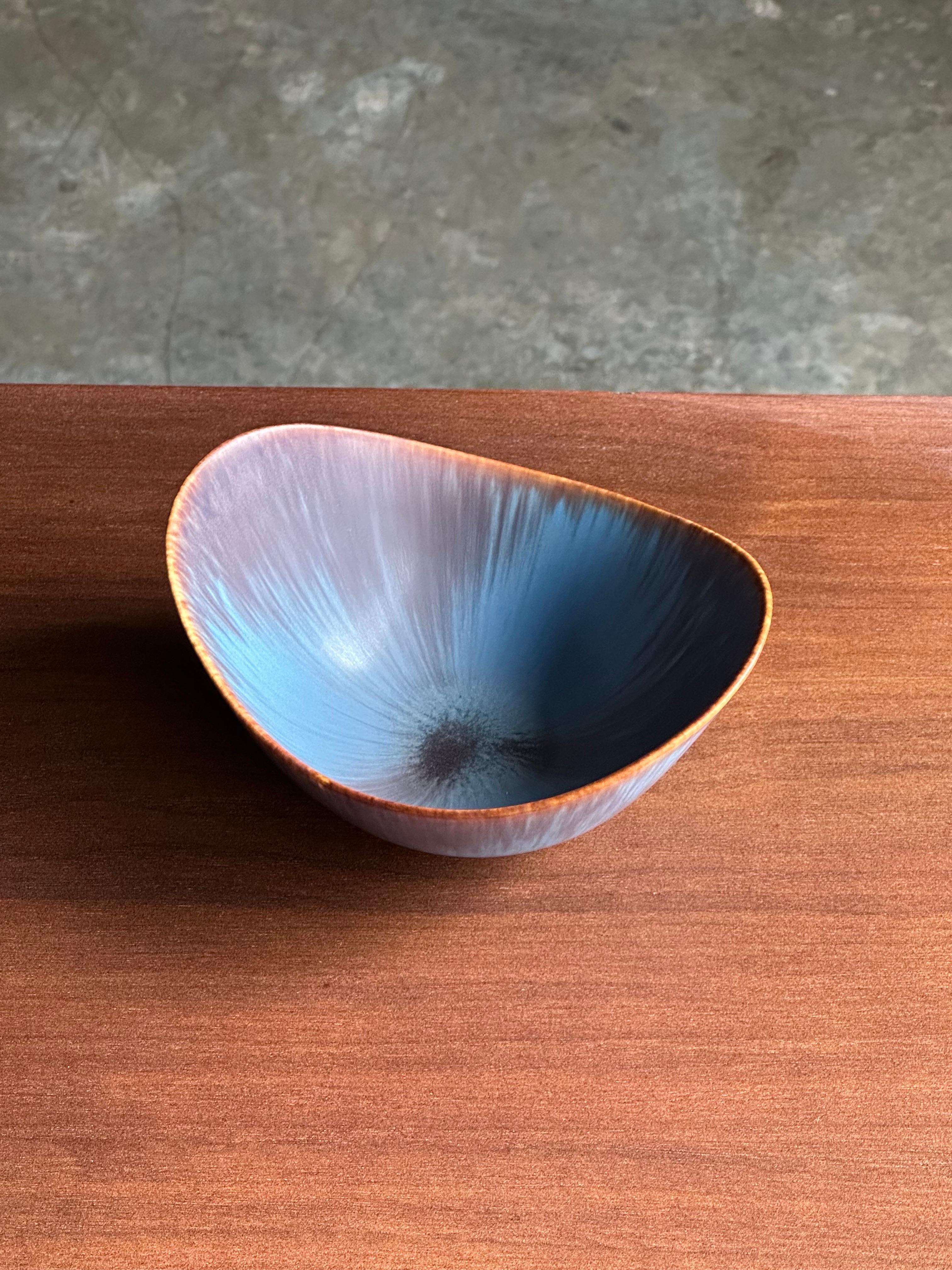 1950s Gunnar Nylund for Rörstrand ARO Bowl In Good Condition For Sale In St.Petersburg, FL