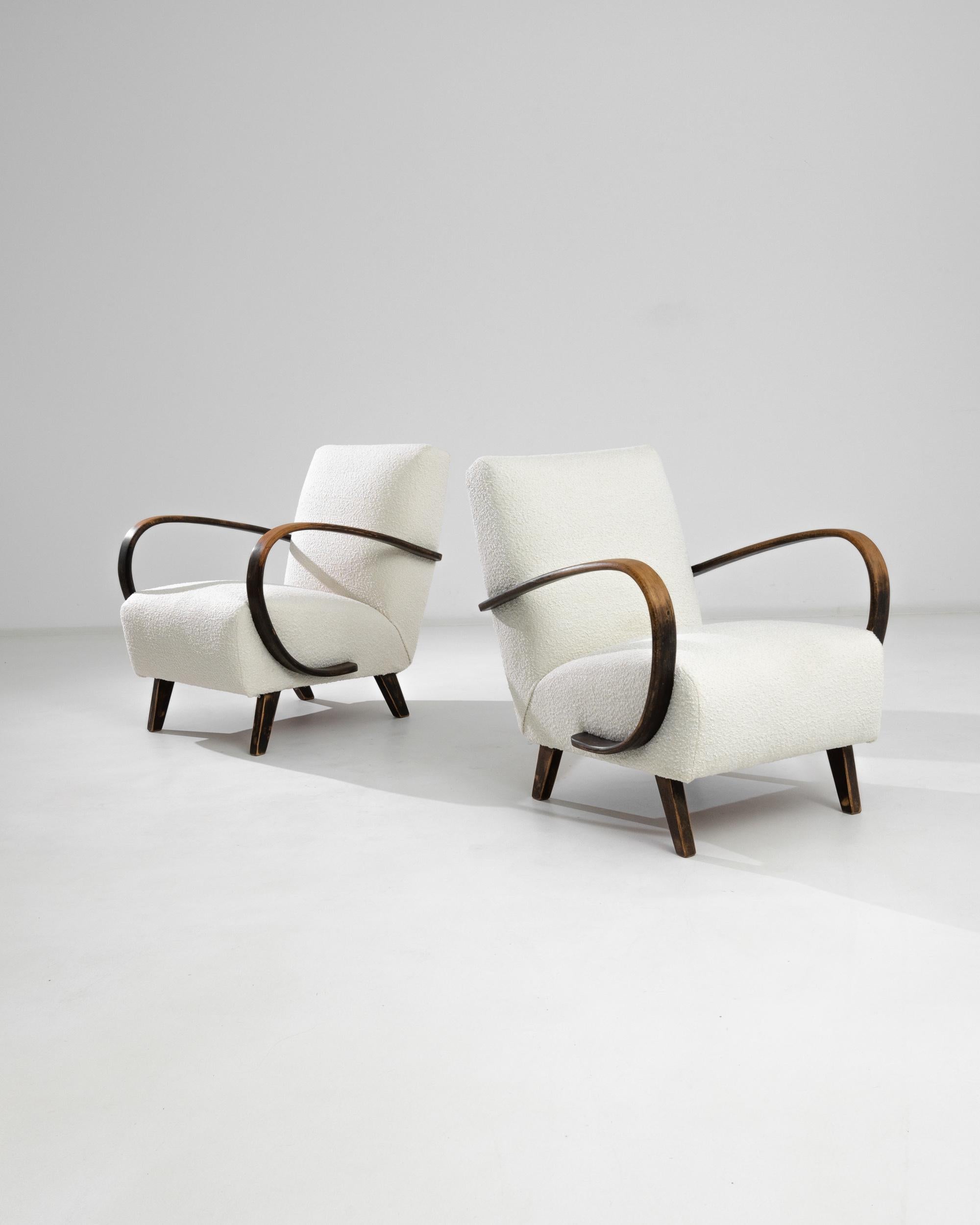 1950s H-410 Armchairs by J. Halabala, A Pair In Good Condition In High Point, NC