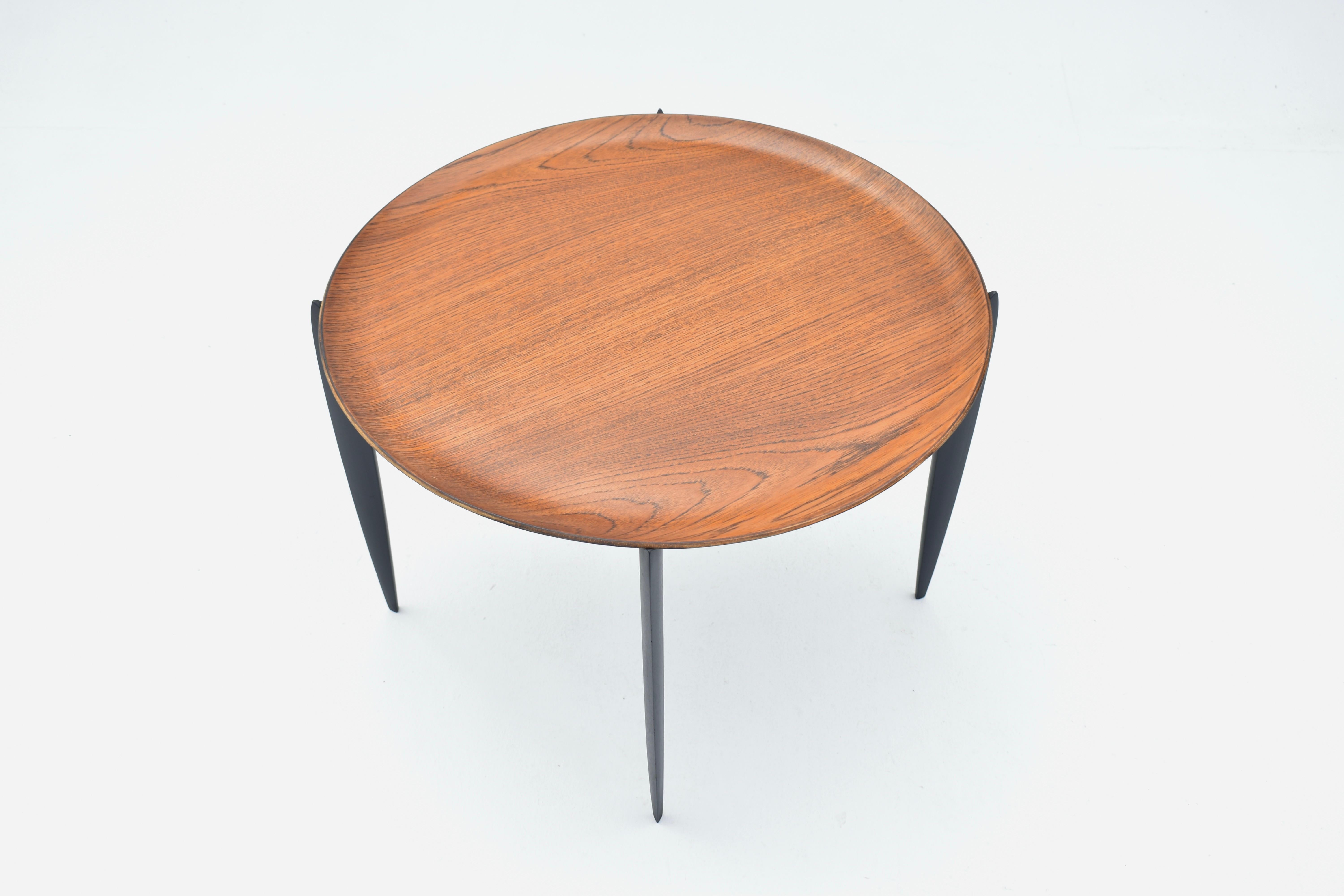 Scandinave moderne Table d'appoint en teck de H. Engholm & Sven Willumsen pour Fritz Hansen, Danemark, années 1950 en vente