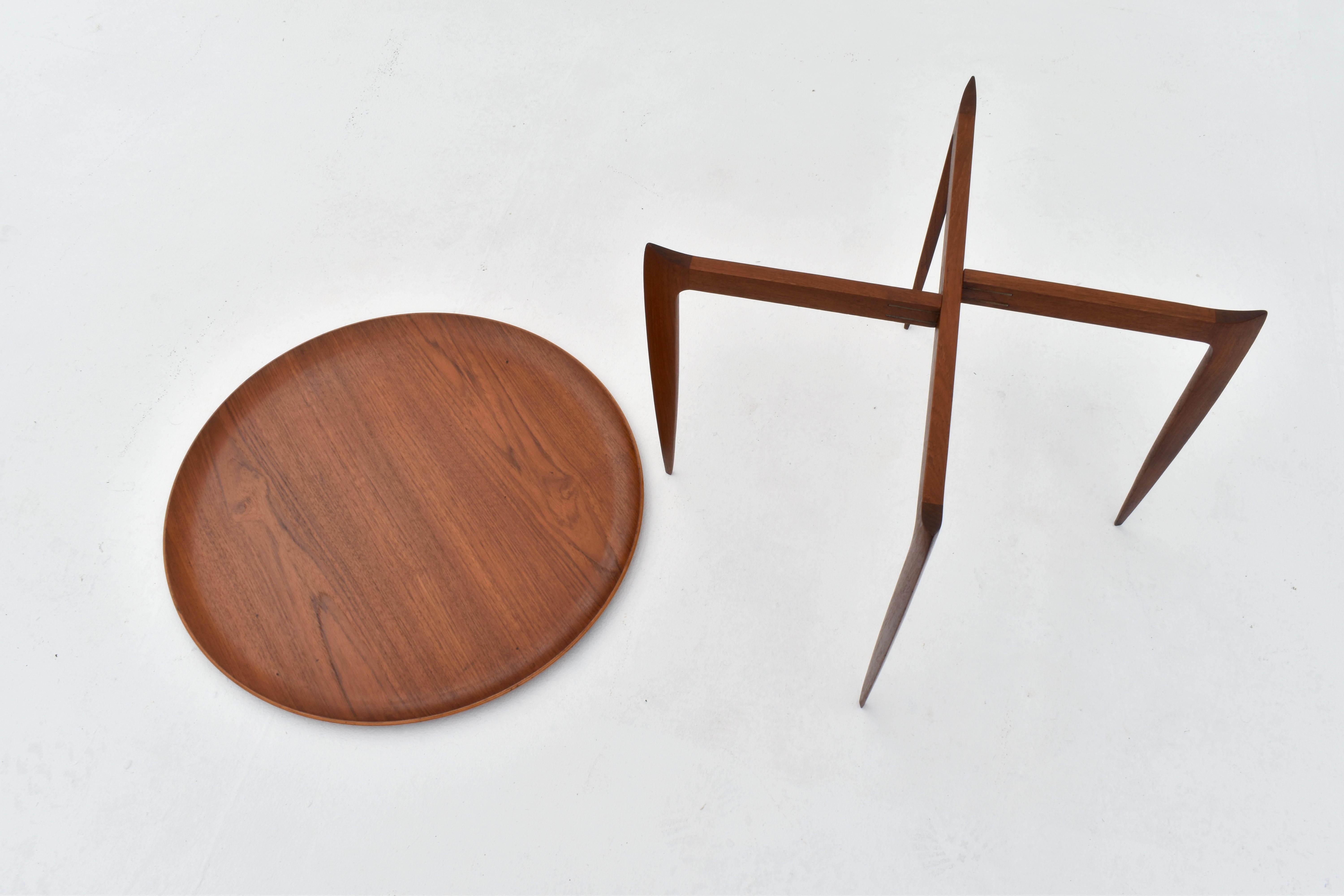 Metà XX secolo Tavolino in teak anni '50 di H. H. Engholm & Sven Willumsen & Engholm per Fritz Hansen, Danimarca in vendita