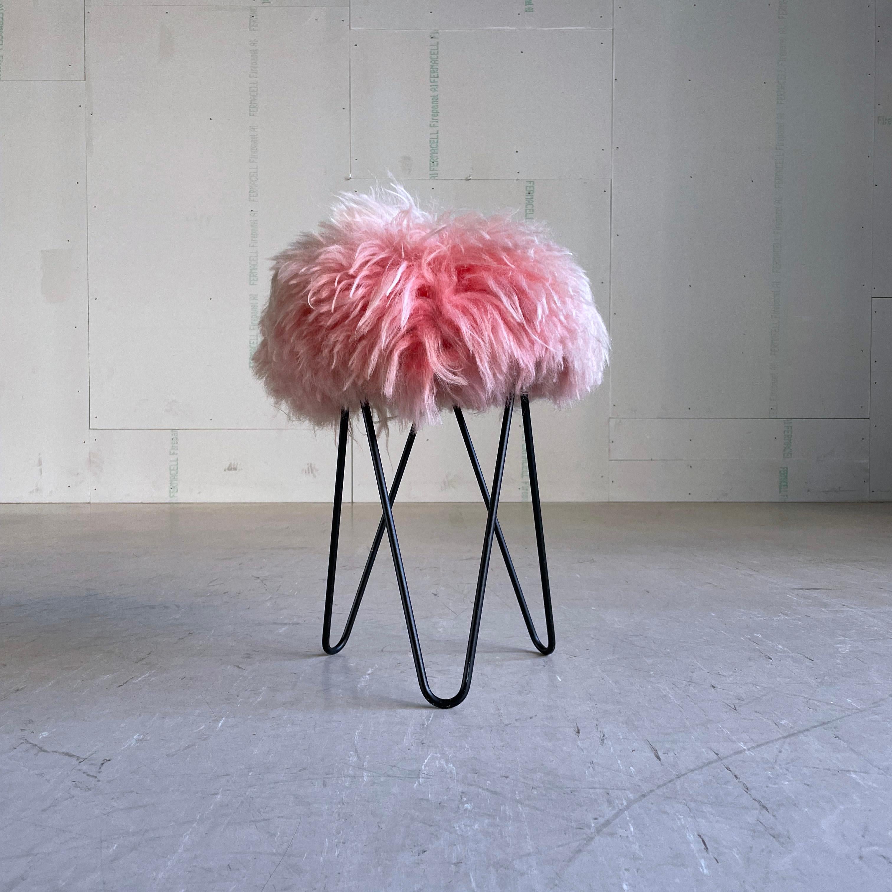 Original 1950’s dressing table stool with hairpin legs and synthetic pink faux fur seat covering. Excellent condition with signs of use consistent with age.
Functional item with great appeal simply as a decorative item. A real eye catcher for any