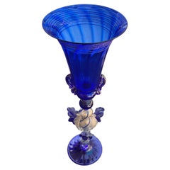 Calice decorativo in vetro cobalto di Murano del 1950 soffiato a mano in Italia
