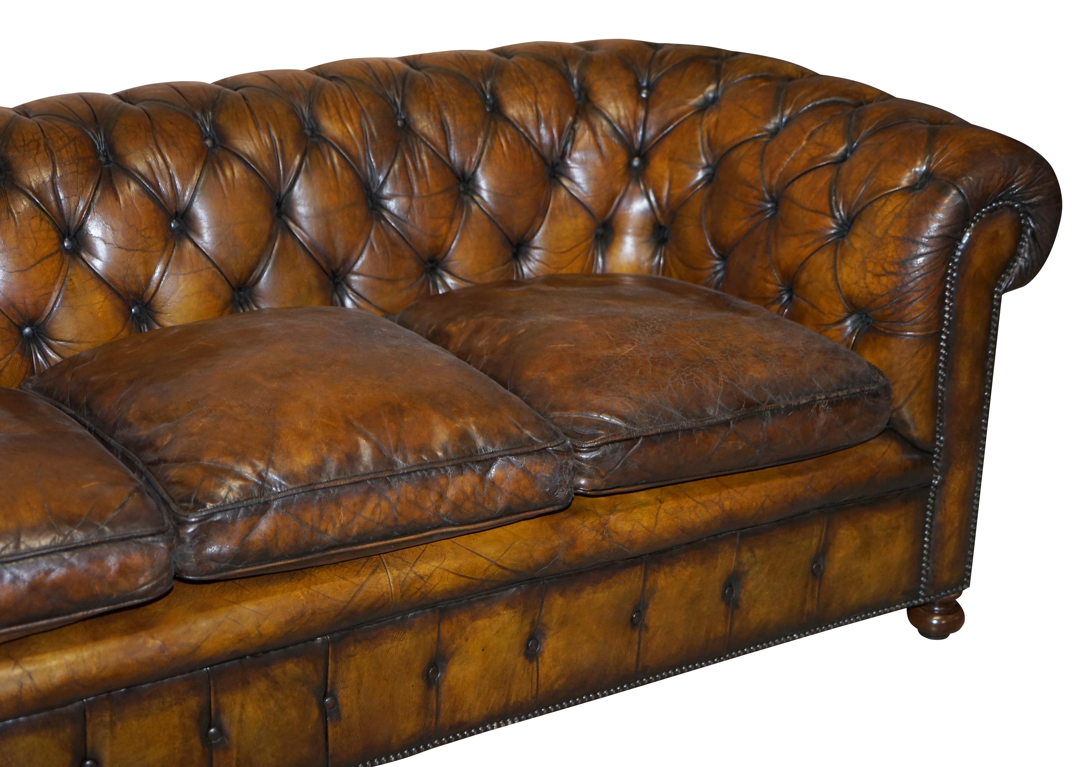 1950er Jahre Hand gefärbt restauriert Zigarre Brown Leder Chesterfield Club Sofa Englisch (Handgefertigt) im Angebot